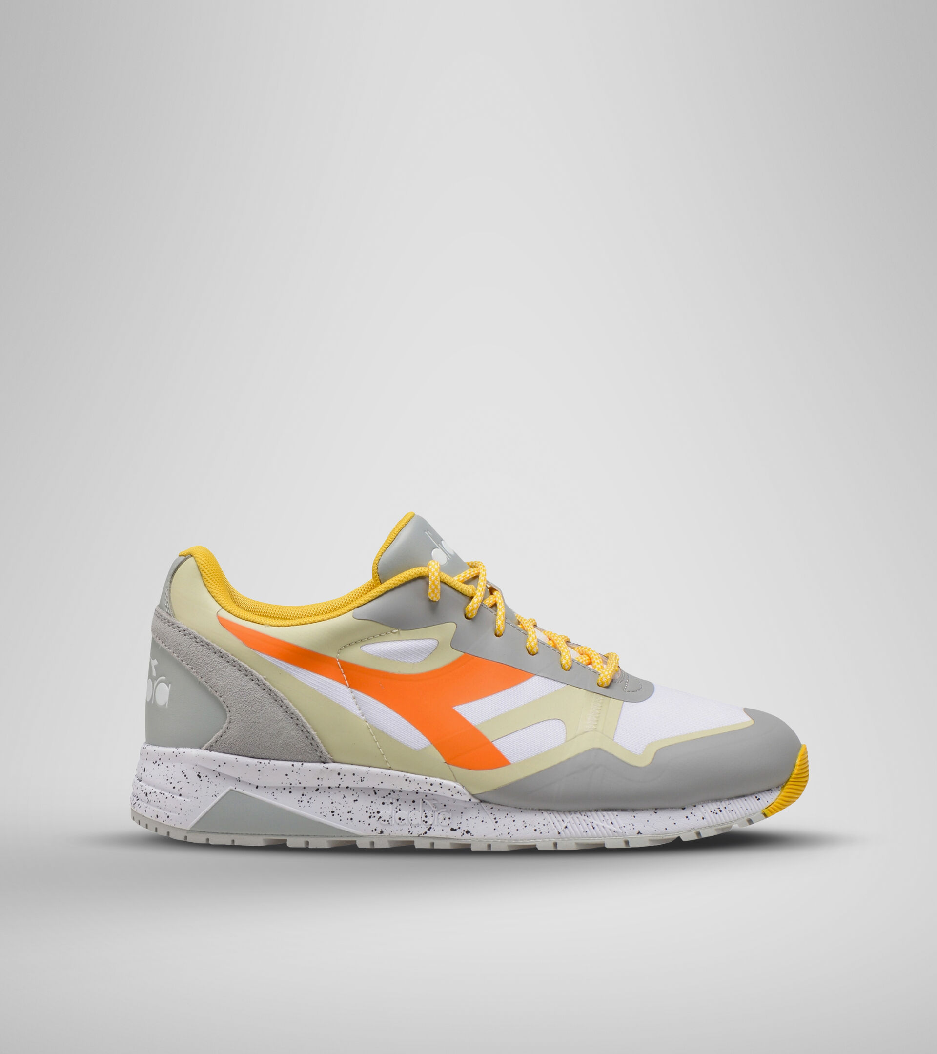 Footwear Sportswear UOMO N902 OUTDOOR GR.NEVE/BE.OSTRICA/AR.RUGGINE Diadora