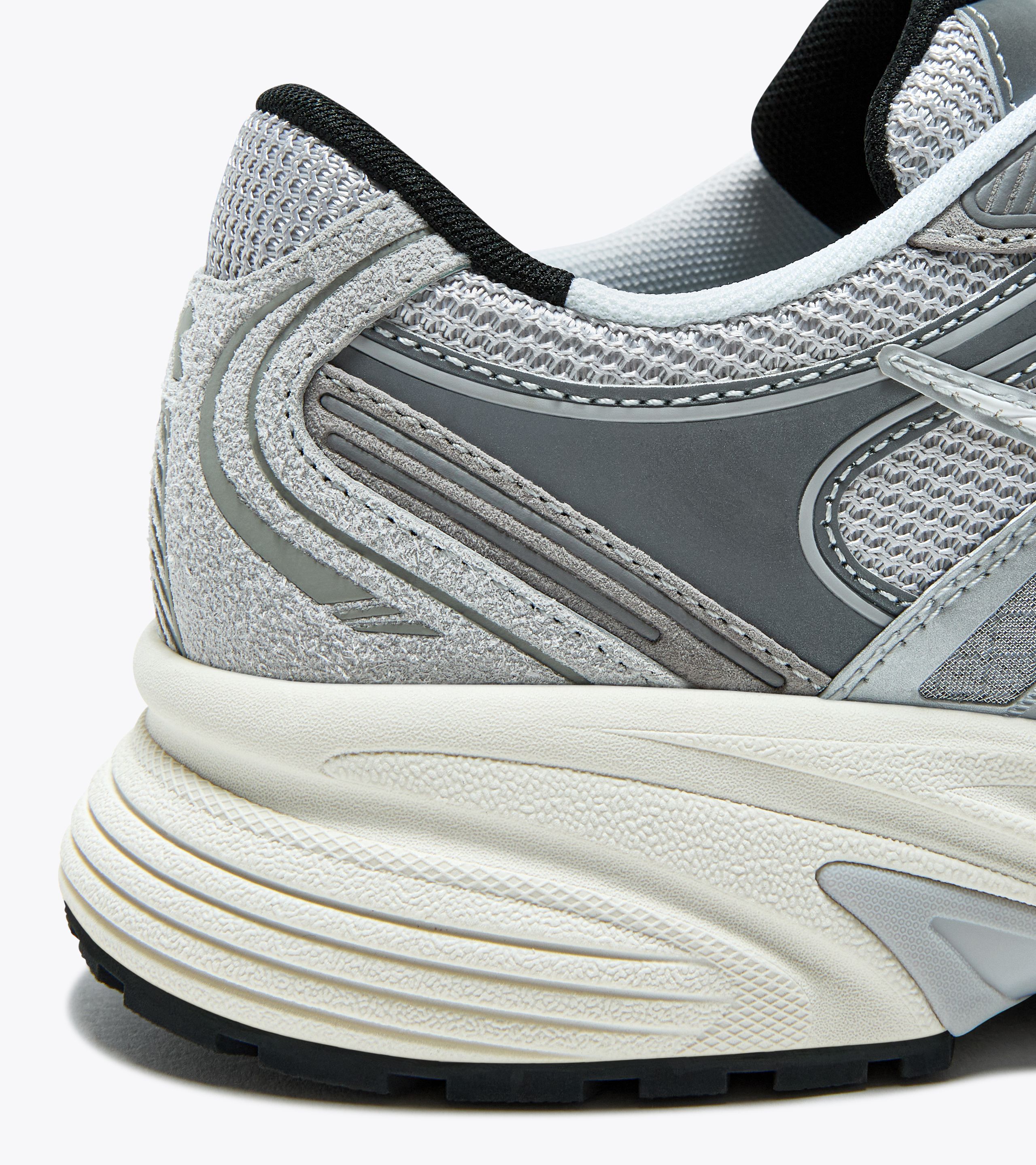 Diadora new shoes shop