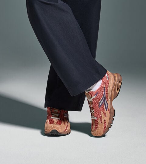 MYTHOS PROPULSION 280 BACCA, MARRON COQUILLE DE TORTUE Sneakers de sport style années 2000 - Pour tous les genres
MYTHOS PROPULSION 280 BACCA MARRON COQUILLE DE TORTUE - Diadora