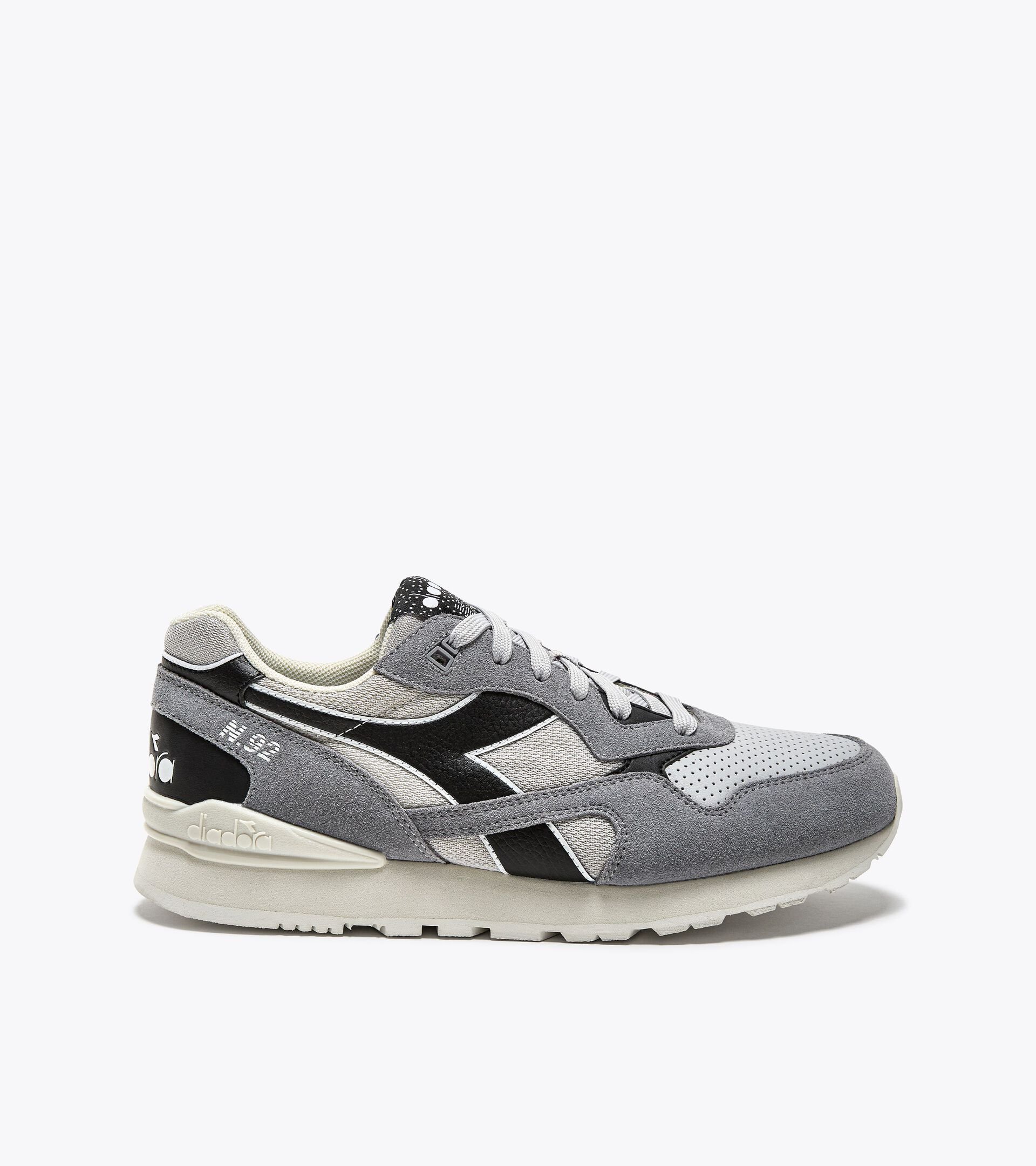 Zapatilla deportiva - Para todos los géneros N.92 ADVANCE GRIS COHETE - Diadora