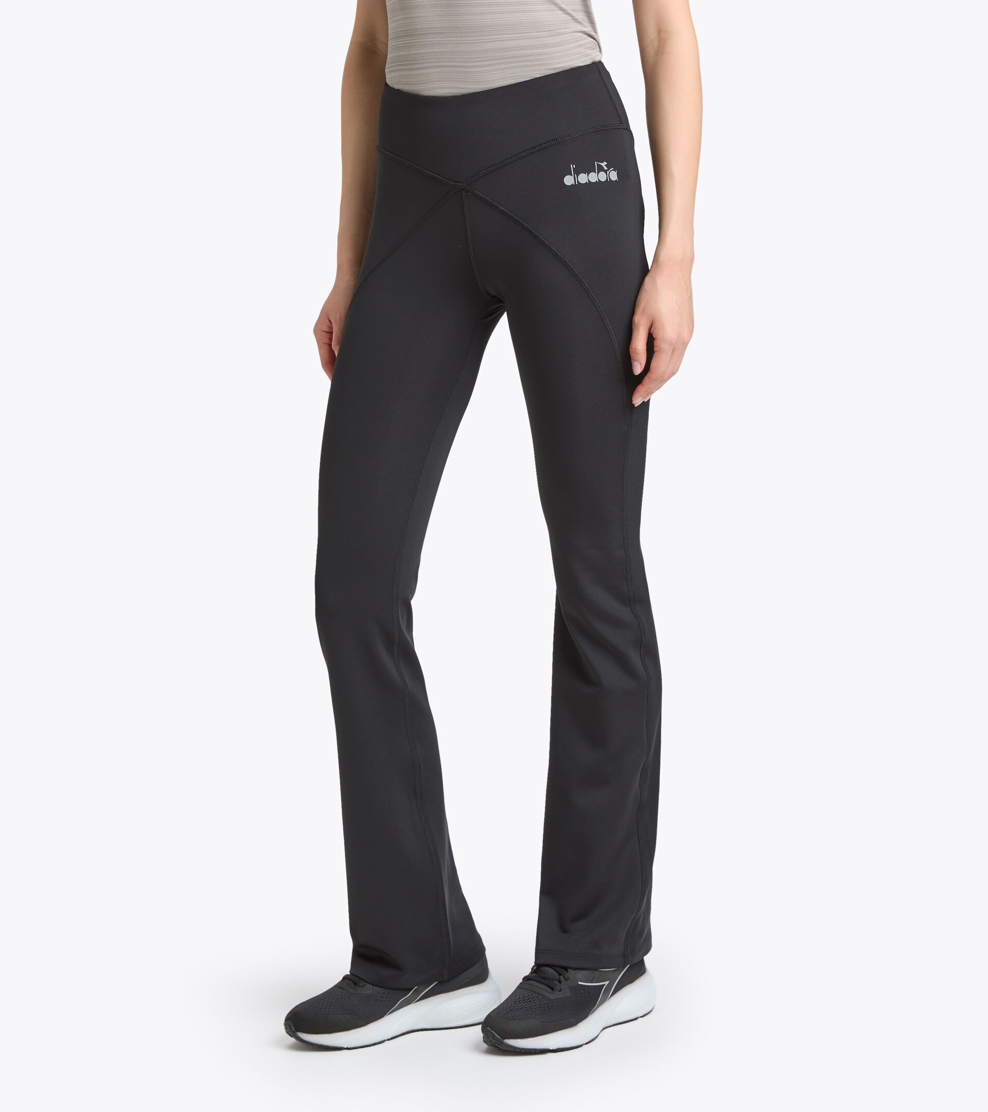 Pantalón para entrenar - Mujer L. JOGGING PANTS BE ONE FT NEGRO - Diadora