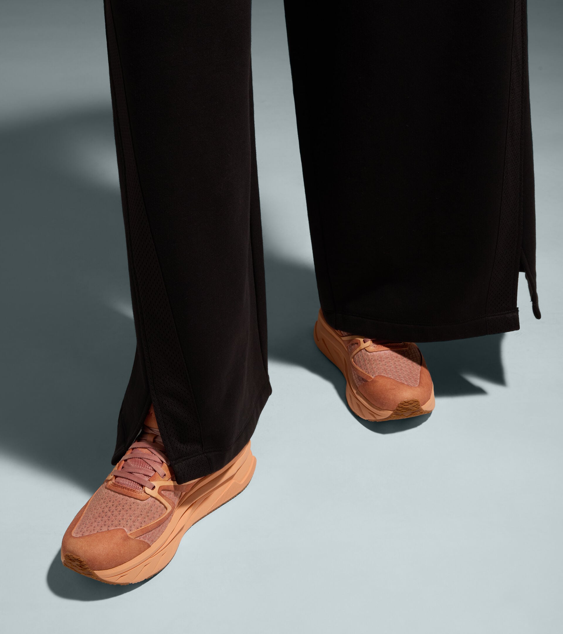 Archive Design Sneaker - All-gender V7000 DIP DYE SHELL CORAL - Diadora