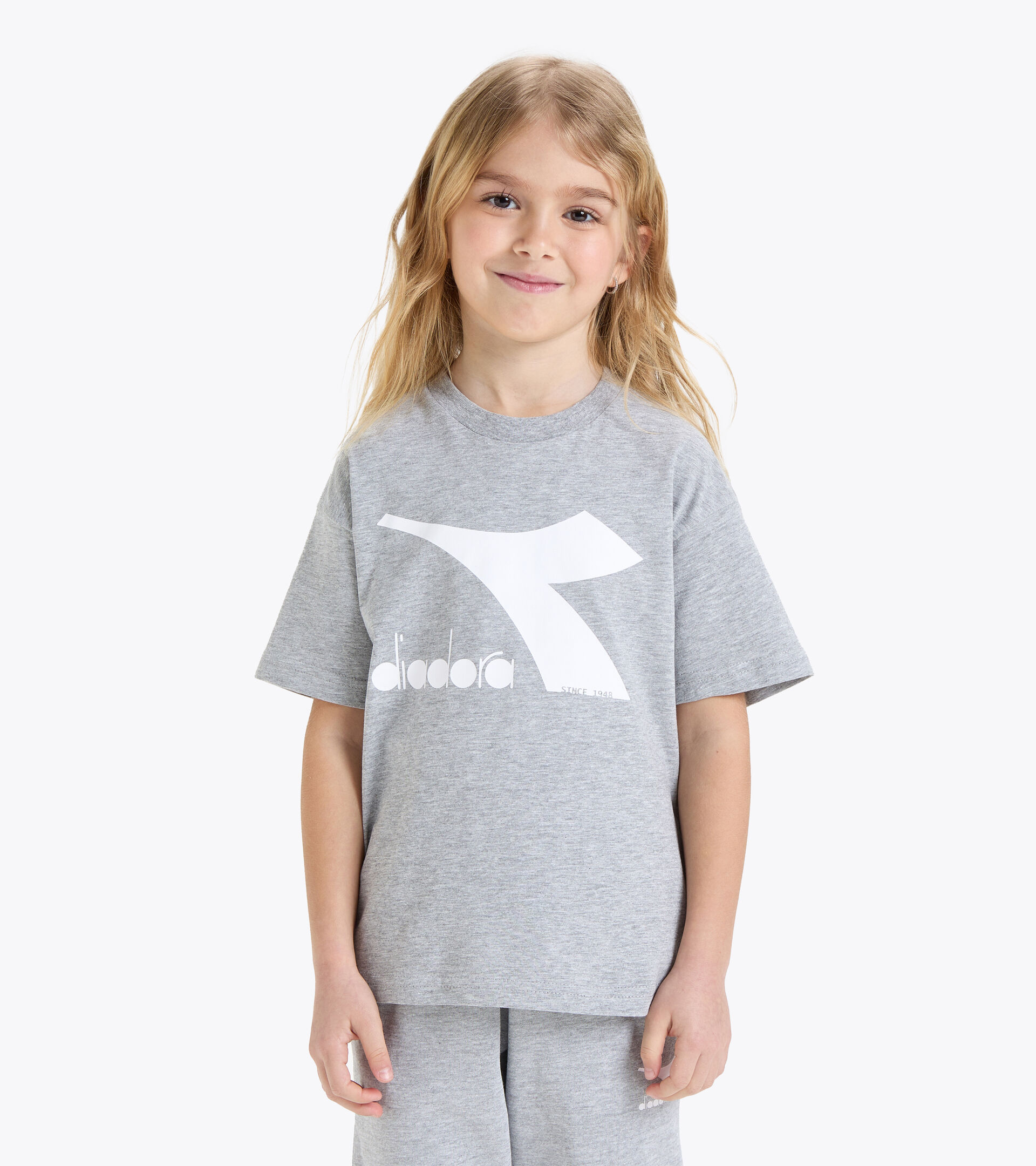 Sportliches T-Shirt - Kinder
JU.T-SHIRT SS BL HELL MITTELGRAU MELANGE - Diadora
