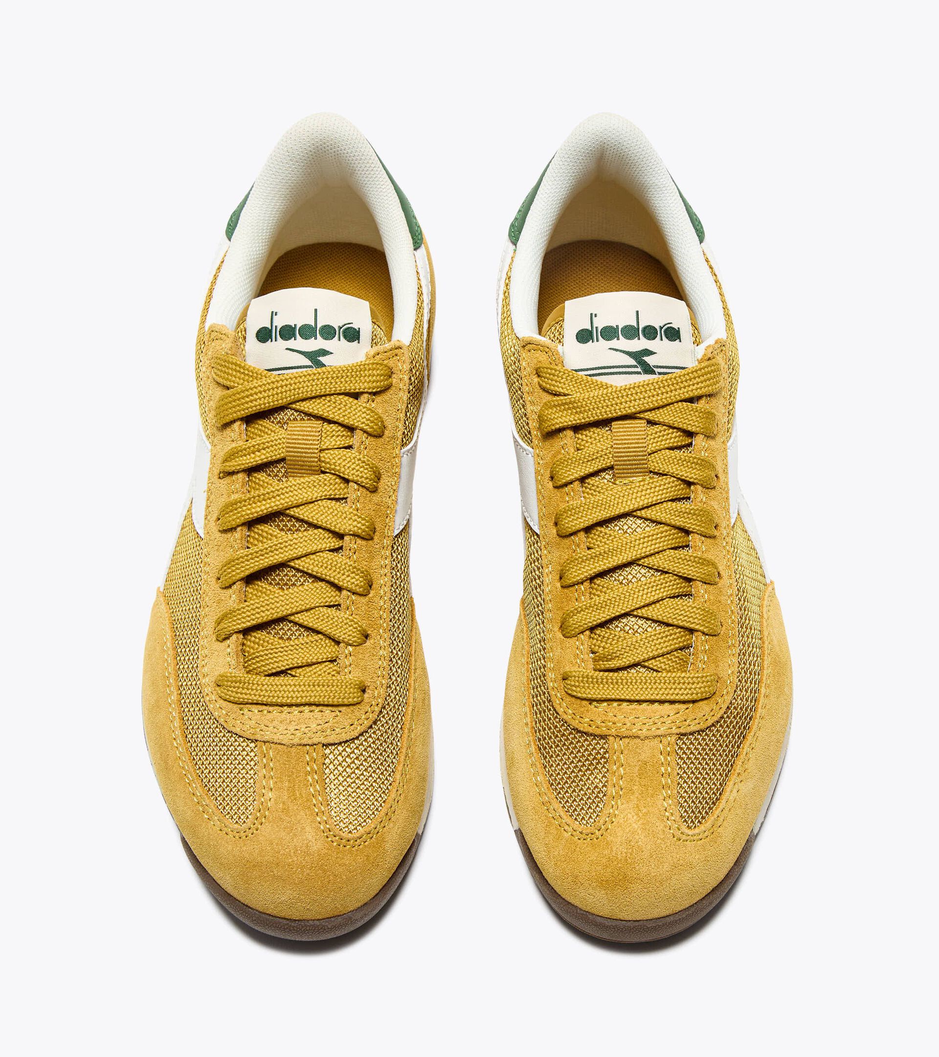 Sneakers en daim au profil bas - Pour tous les genres CROSS ORO MIETITURA/VERDE FOGLIAME - Diadora