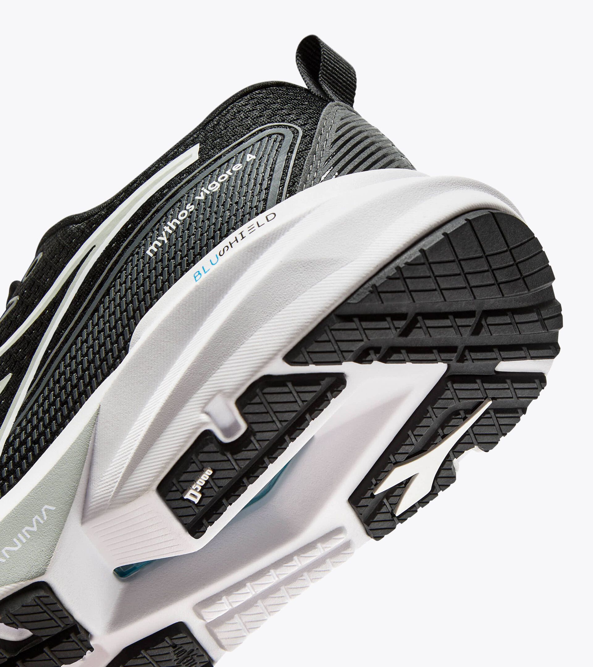 Running shoe - Stability and protection - Women’s MYTHOS BLUSHIELD VIGORE 4 W BLACK/WHITE (C7406) - Diadora