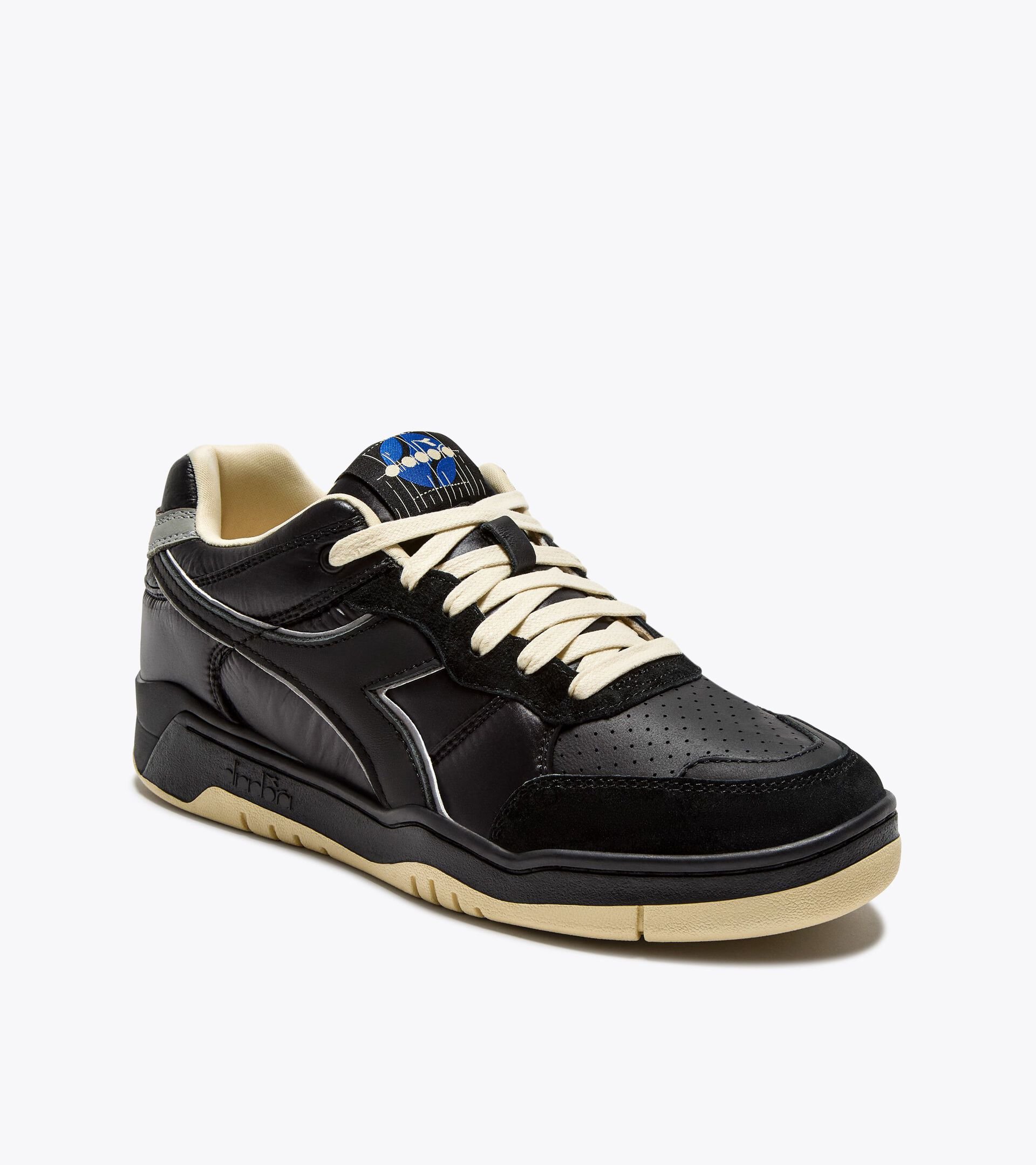 Heritage sneaker - All-gender
B.560 BOMBER BLACK - Diadora
