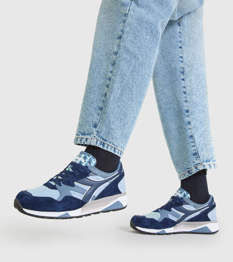 N9002, BLU MEZZANOTTE/AZZURRO VETRO Zapatillas deportivas - Hombre N9002 BLU MEZZANOTTE/AZZURRO VETRO - Diadora