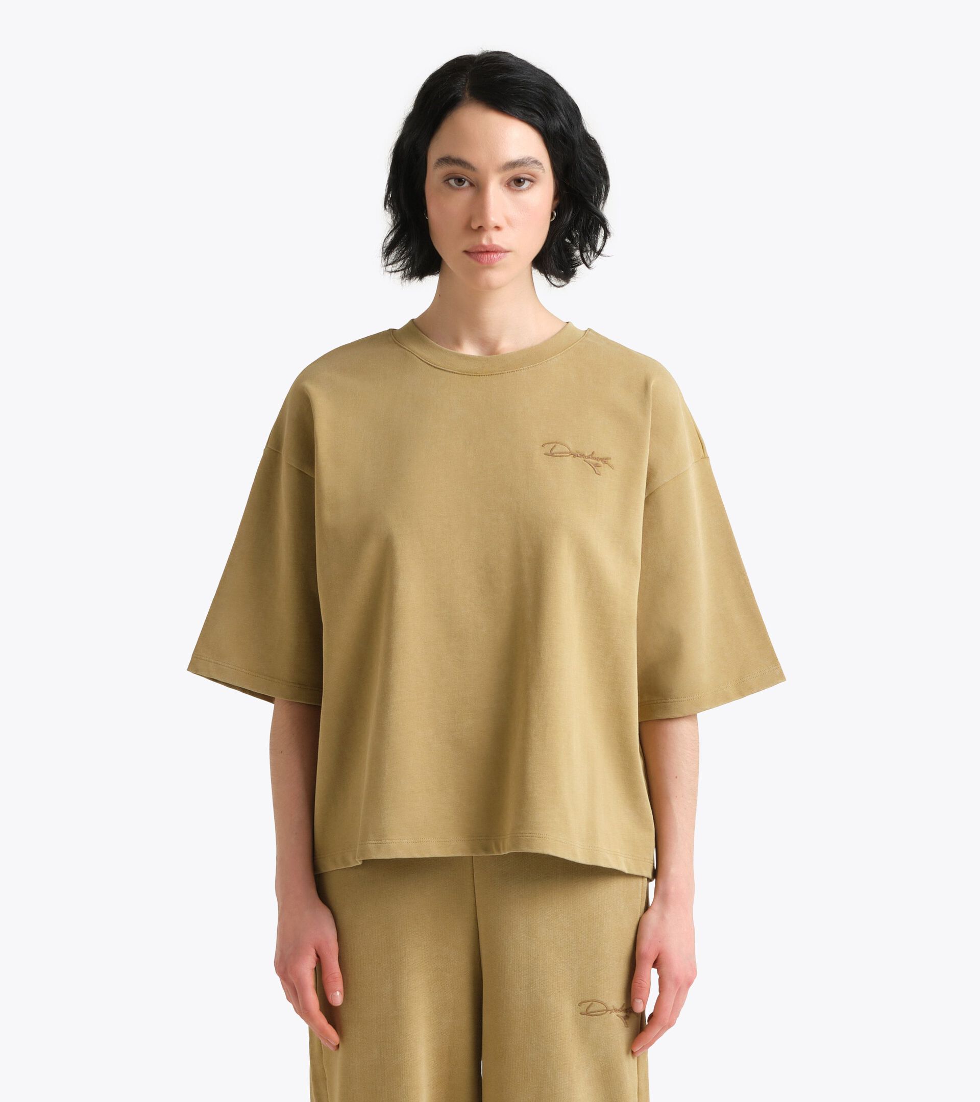 T-shirt in cotone stile retro - Donna
 L. T-SHIRT SS AVENUE LAB I VERDE CACHI (70361) - Diadora