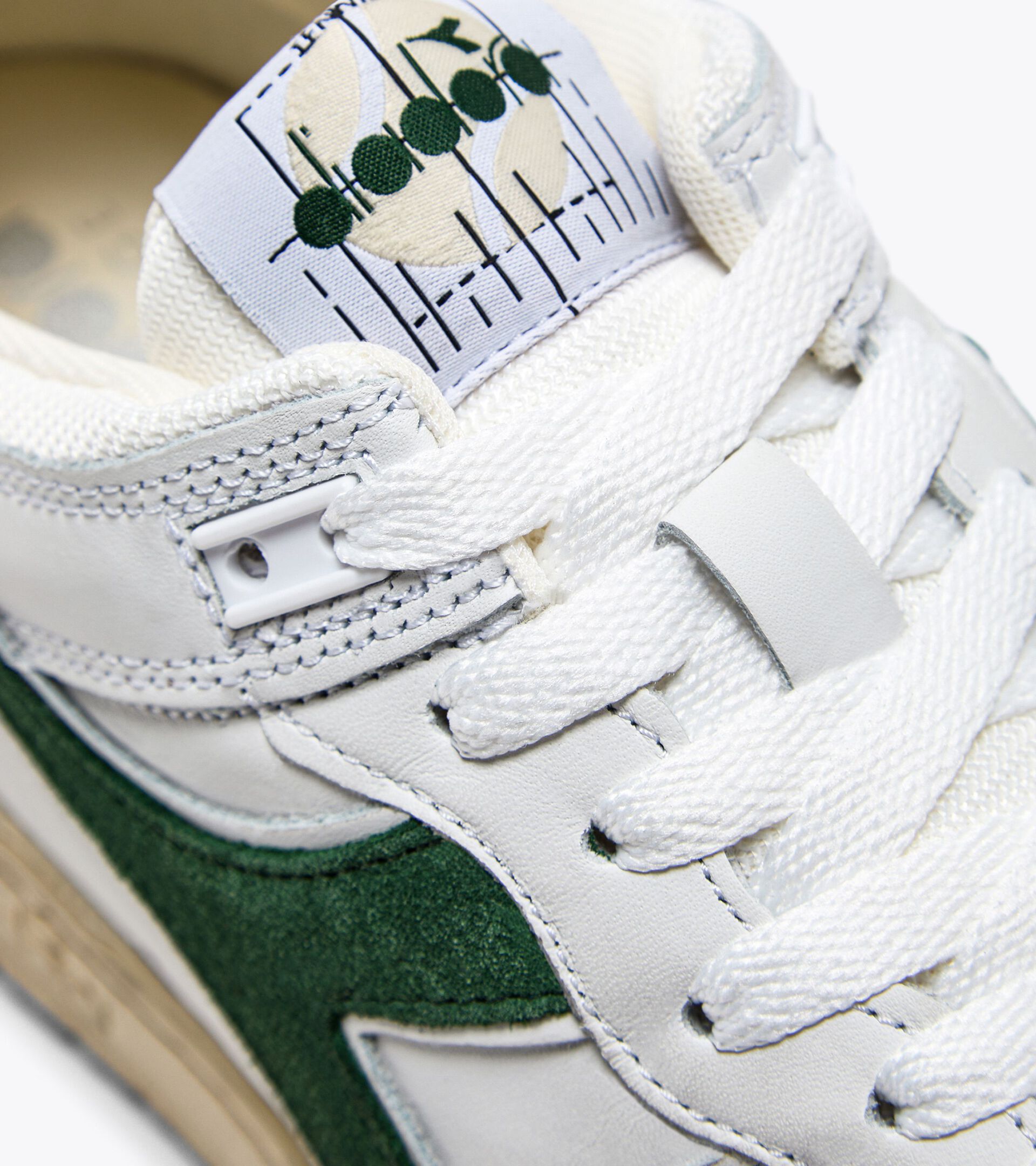Heritage shoe - All-Gender B.560 USED WHITE/FOGLIAGE GREEN - Diadora