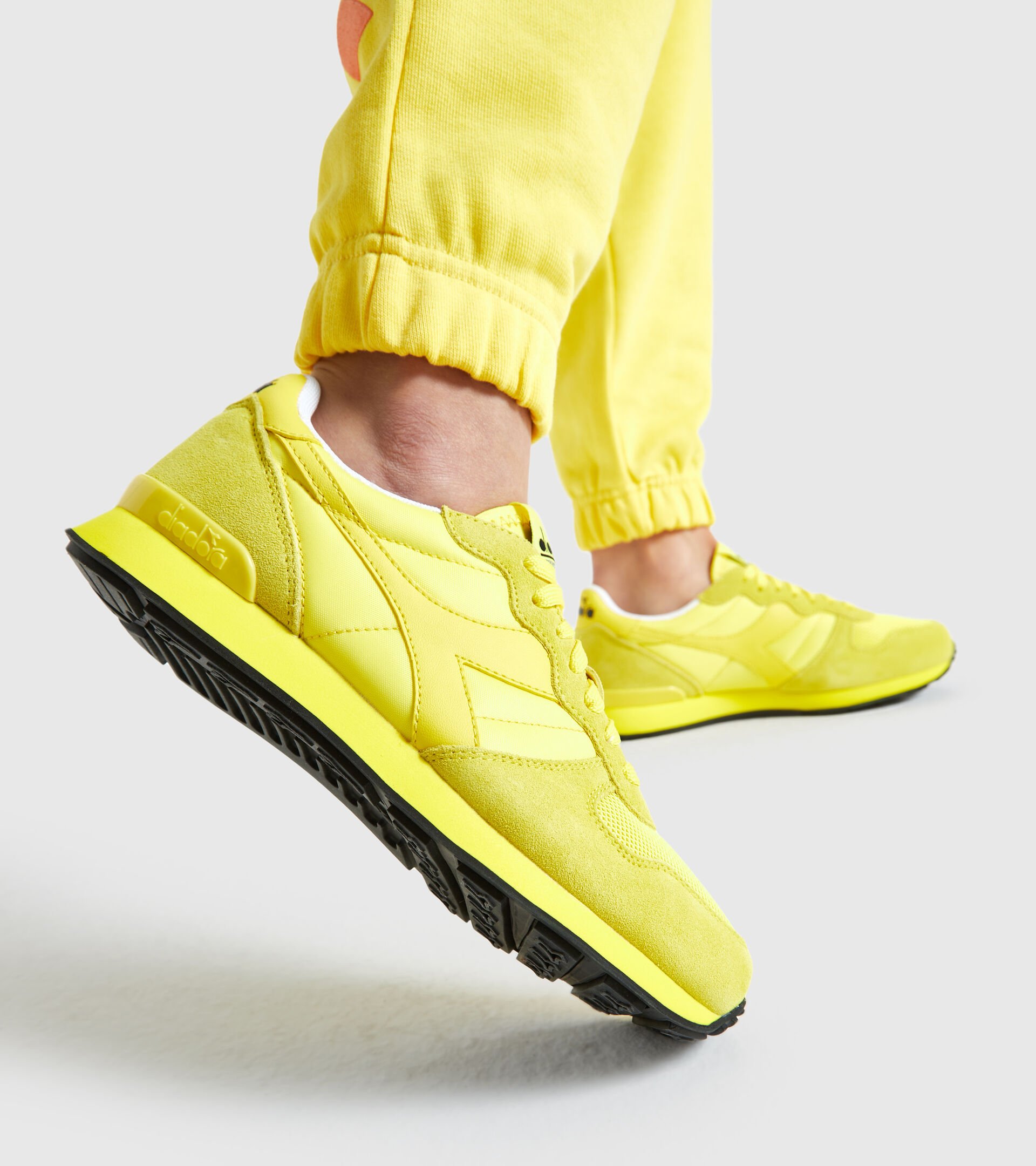 Sportswear shoes - Unisex CAMARO MANIFESTO COLOR YELLOW LENS - Diadora