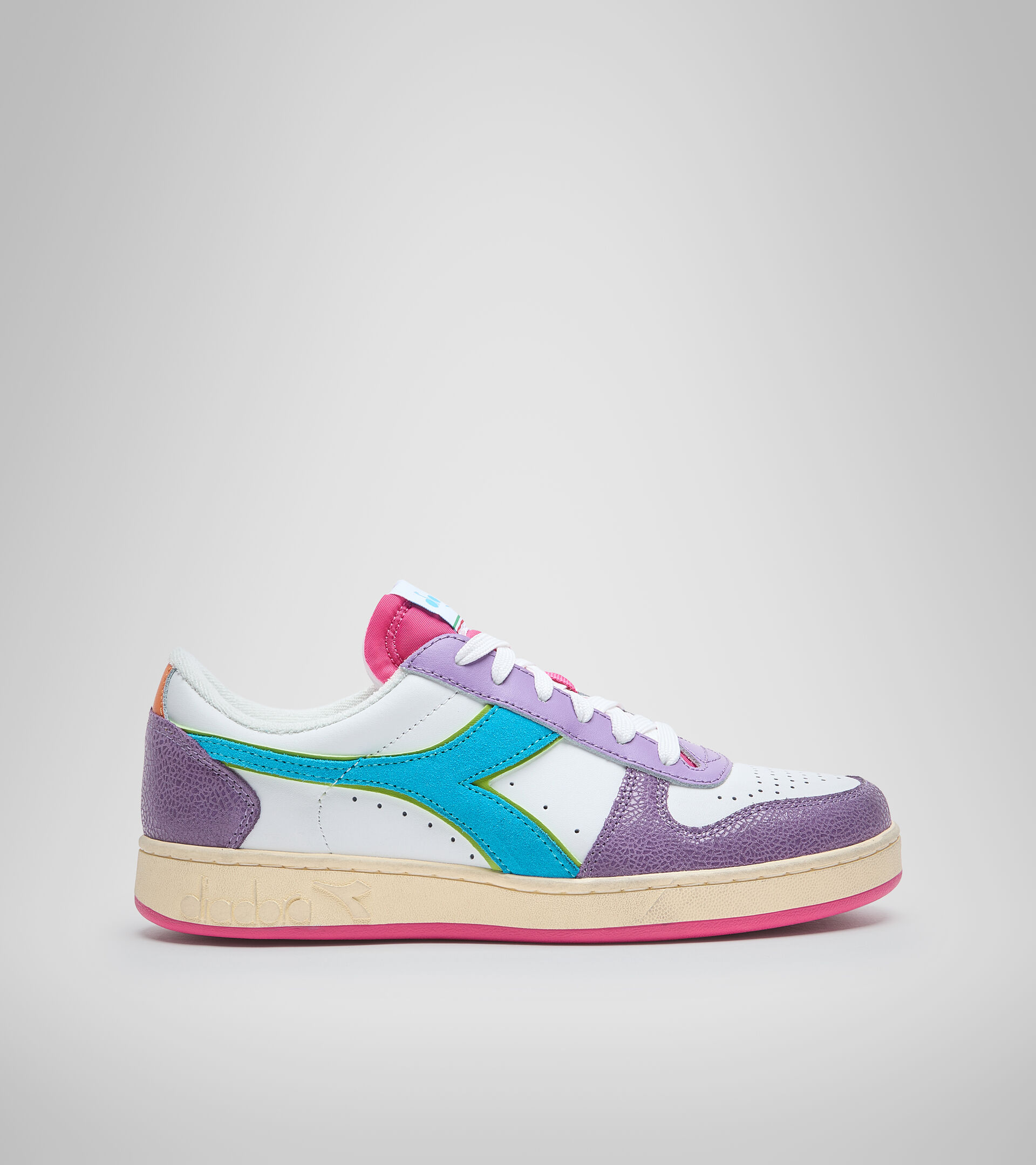 Sports shoe - Women MAGIC BASKET LOW ICONA WN ENGLISH LAVENDER/WHITE - Diadora