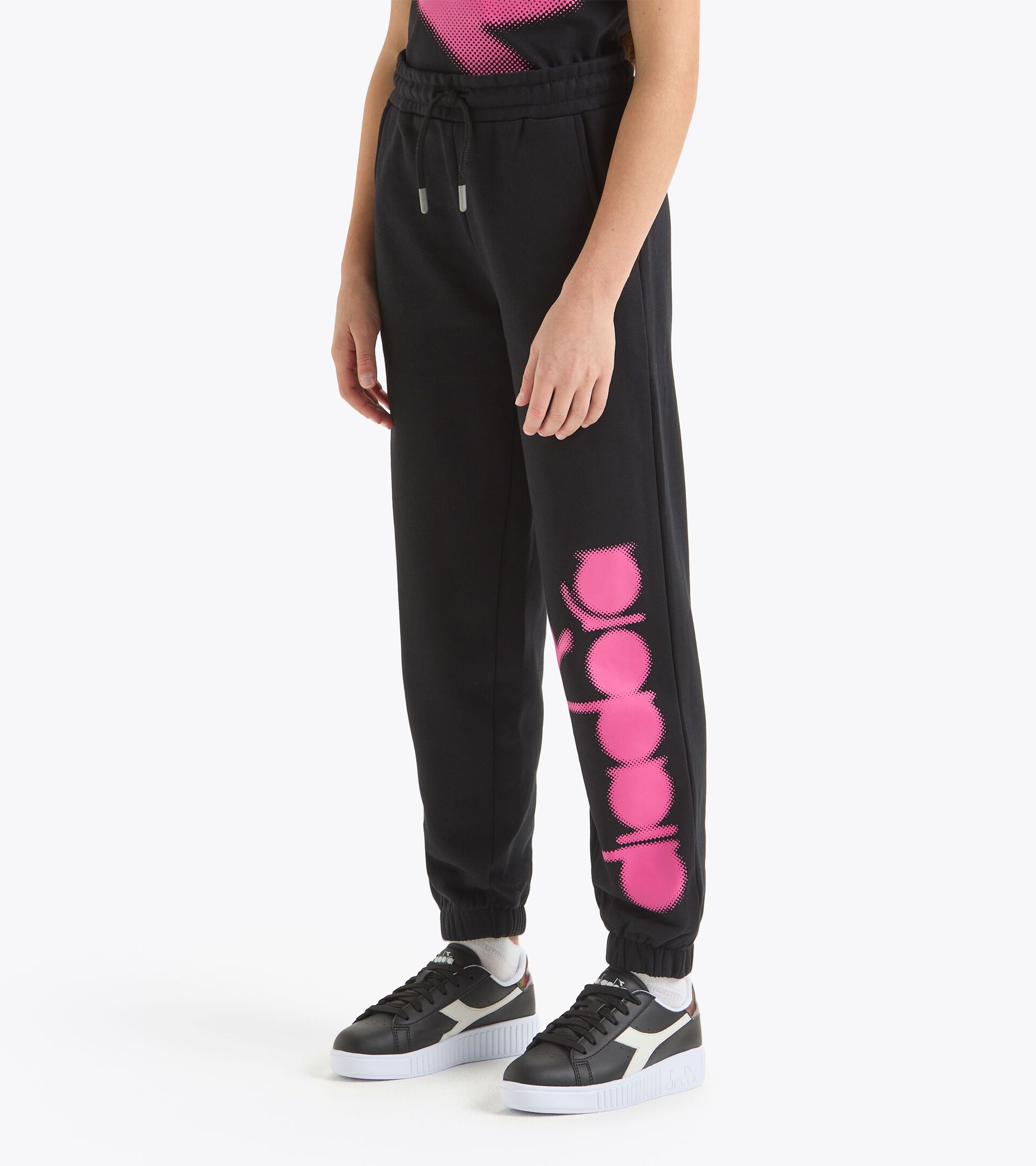 Jogger pants - Girl
 JG.JOGGER PANT LOGO PIXEL BLACK - Diadora