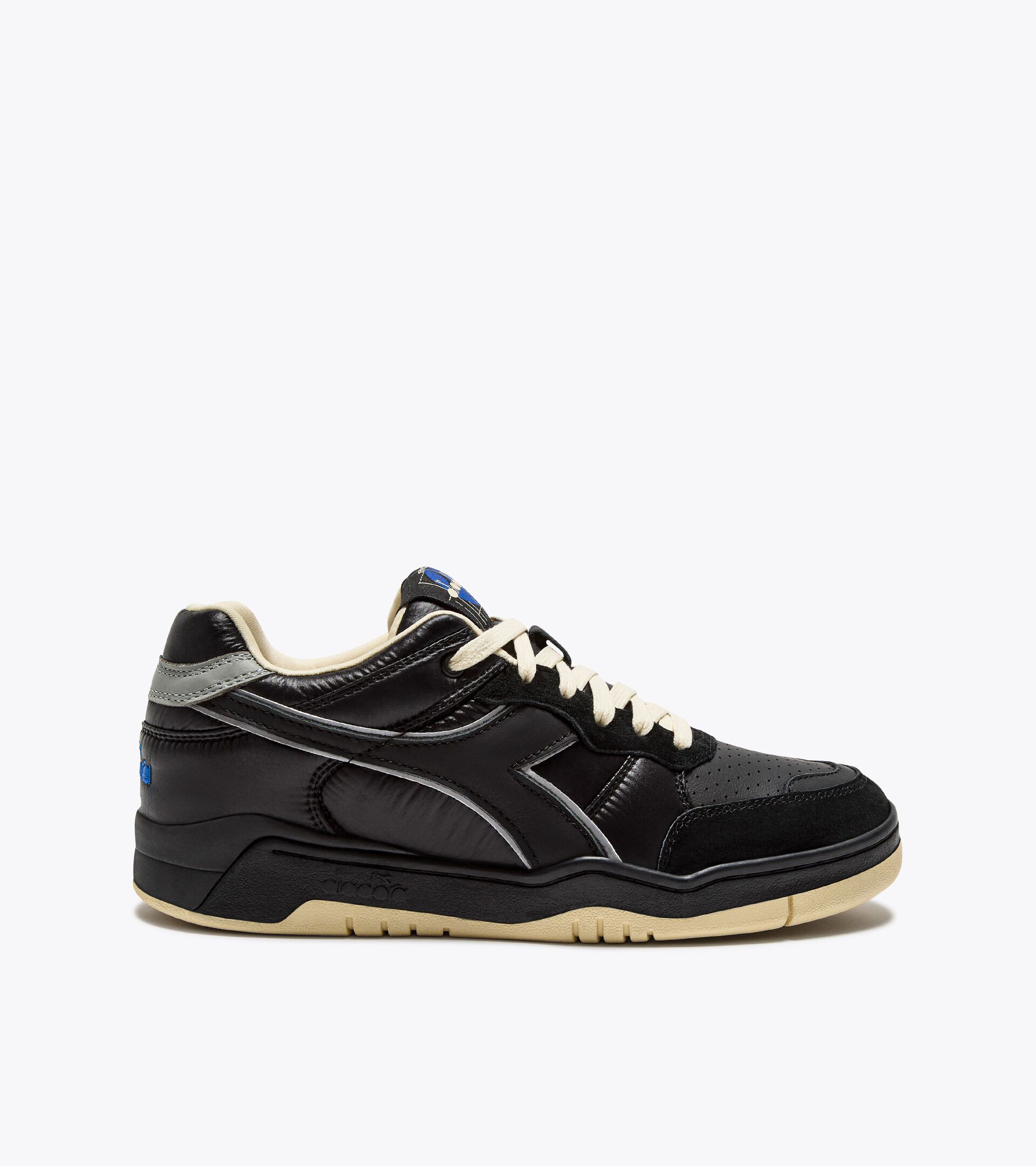 Heritage sneaker - All-gender
B.560 BOMBER BLACK - Diadora