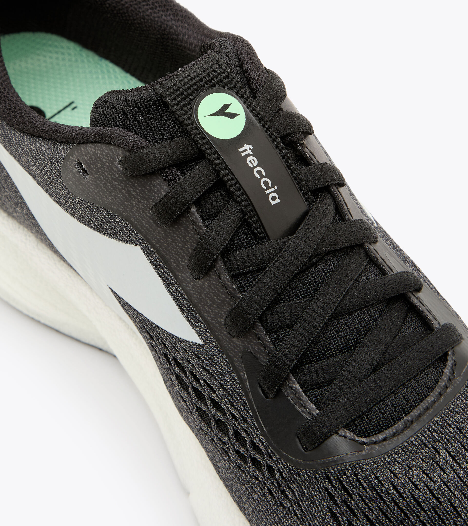 Running shoes - Women FRECCIA W BLACK /WHITE - Diadora