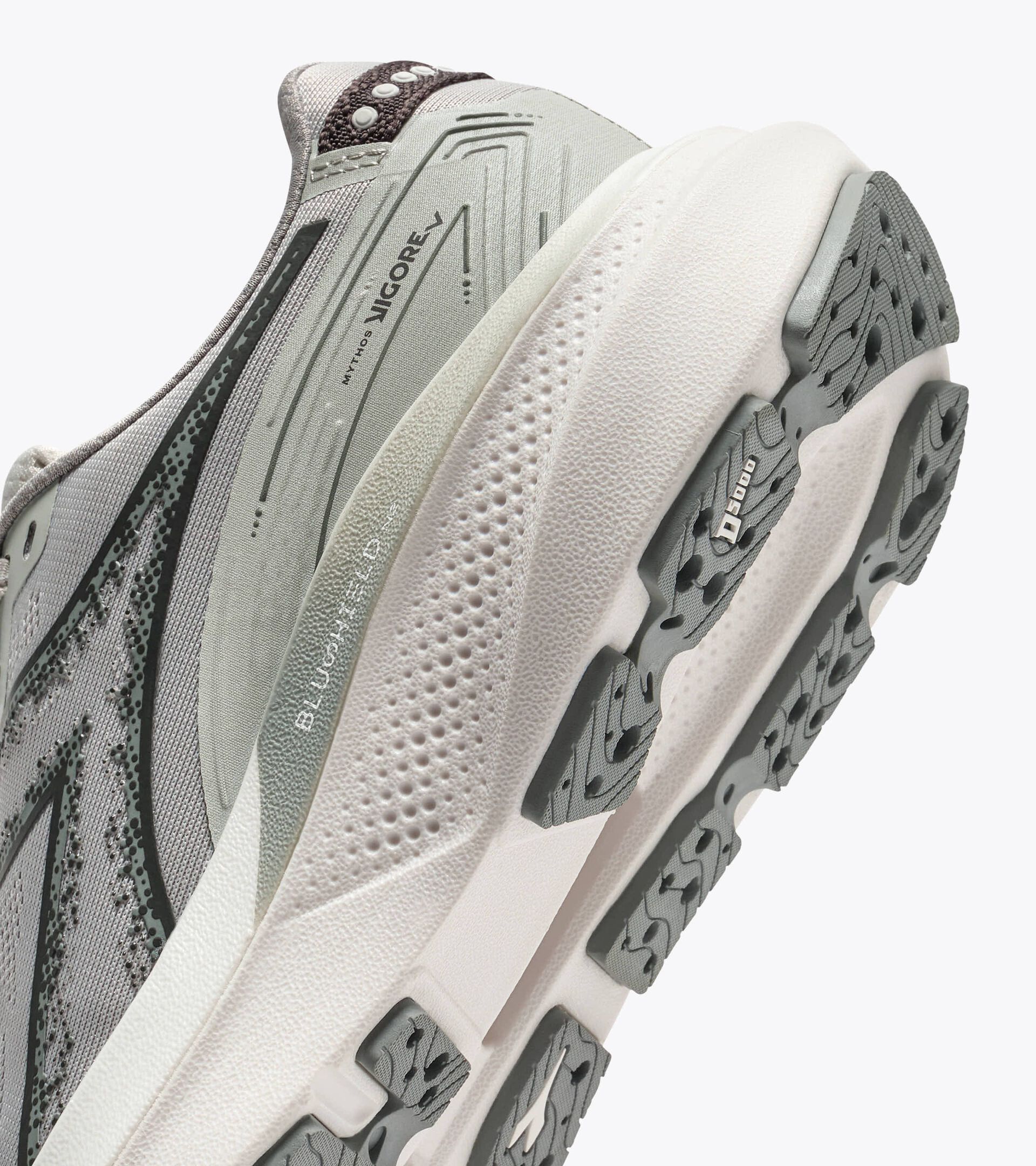 Running shoe - Stability and protection - Women&rsquo;s MYTHOS BLUSHIELD VIGORE V W SILVER /FORGED IRON - Diadora