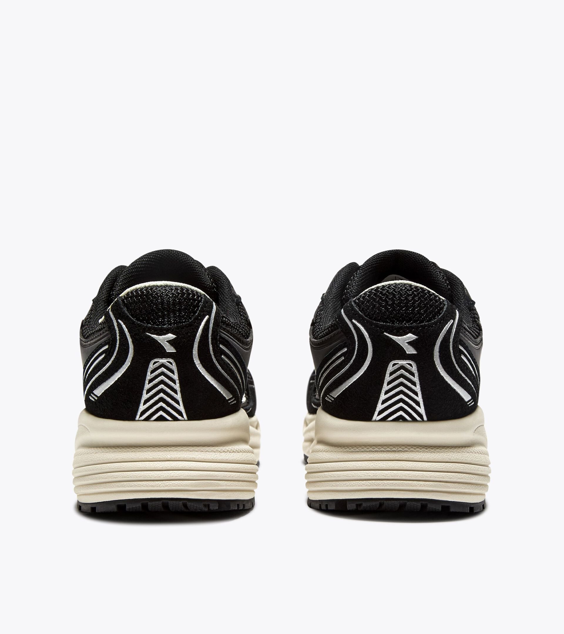 Sports sneakers - All-Gender MYTHOS STAR BLACK/BLACK - Diadora