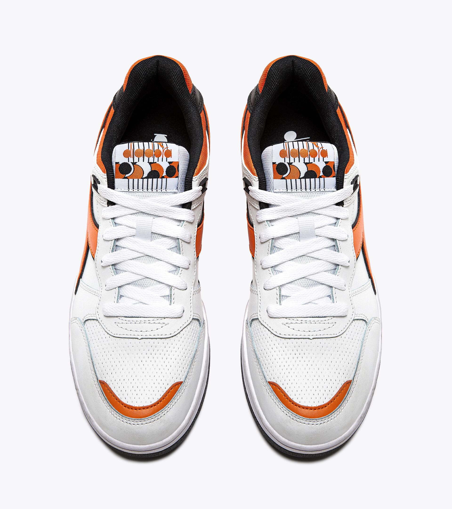 Sporty sneakers - Gender neutral B.56 ICONA NECTARINE /SUPER WHITE - Diadora