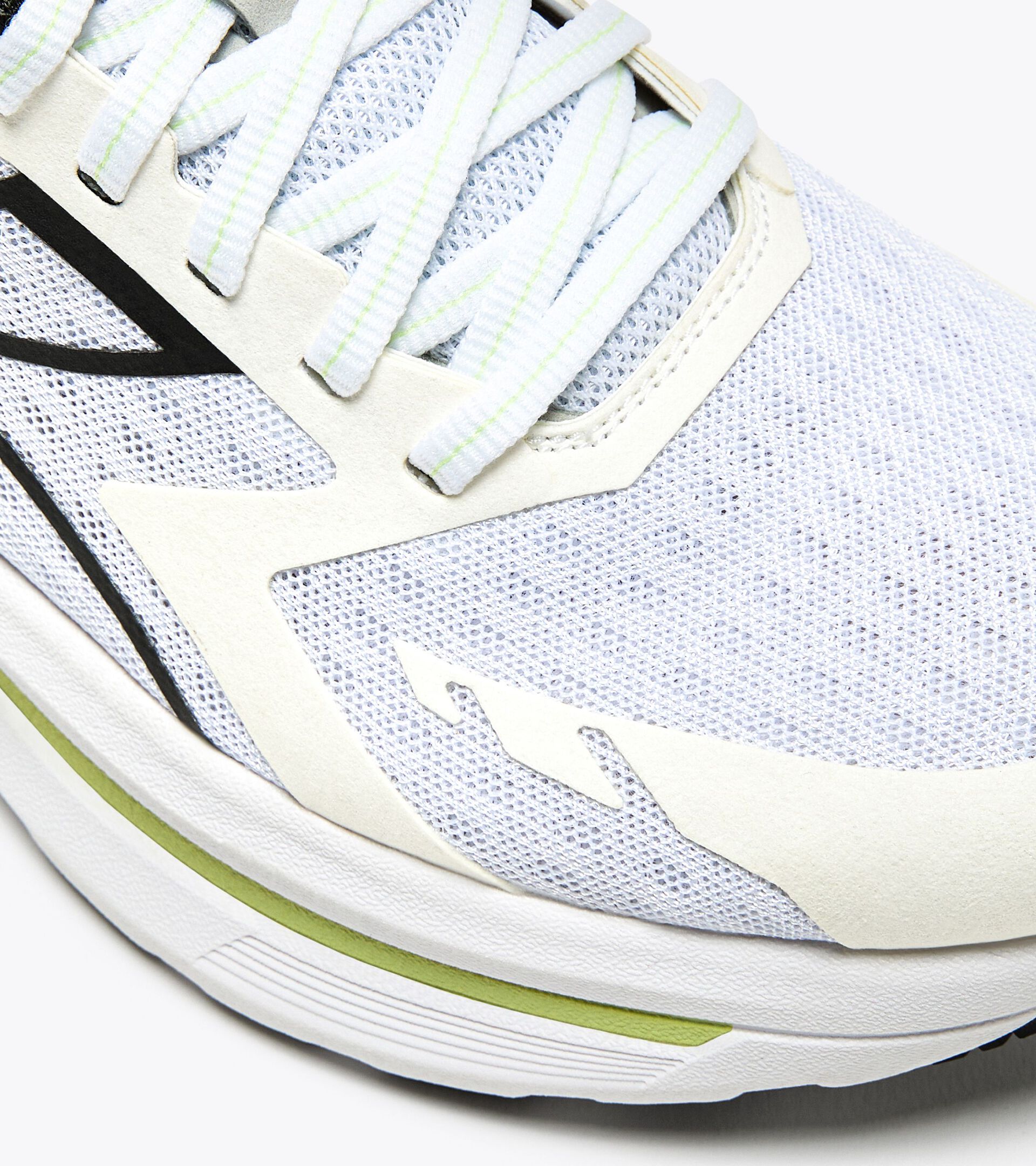 Running shoe - Comfort and stability - Women’s
CELLULA W WHITE/BLACK - Diadora