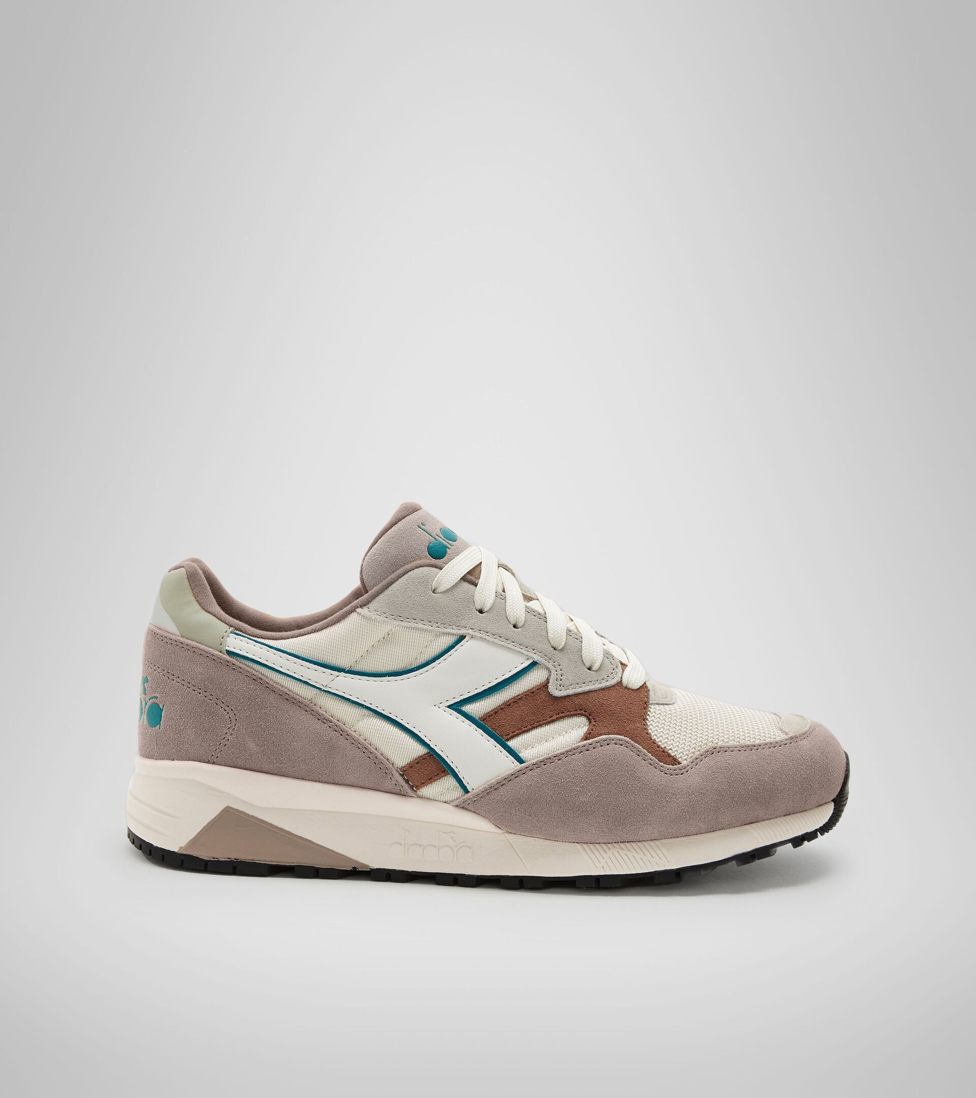 Sporty sneakers - Gender neutral N902 PARCHMENT/FEATHER GRY/ALFALFA - Diadora