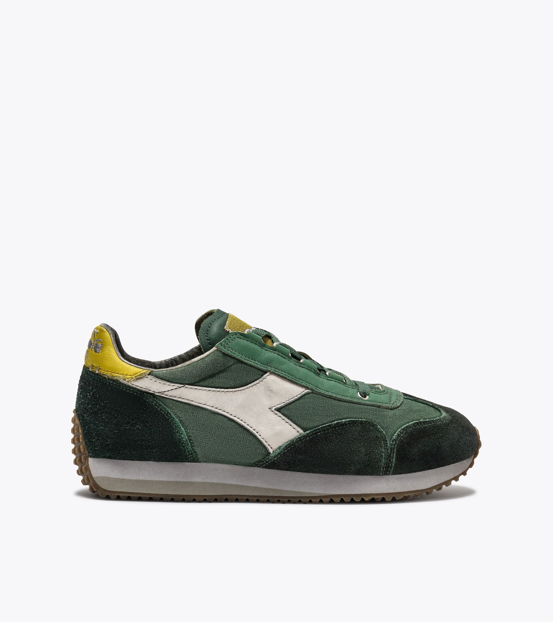 Zapatilla Heritage de ca&ntilde;a baja - Para todos los g&eacute;neros
 EQUIPE DIRTY SW EVO VERDE CAZADOR - Diadora