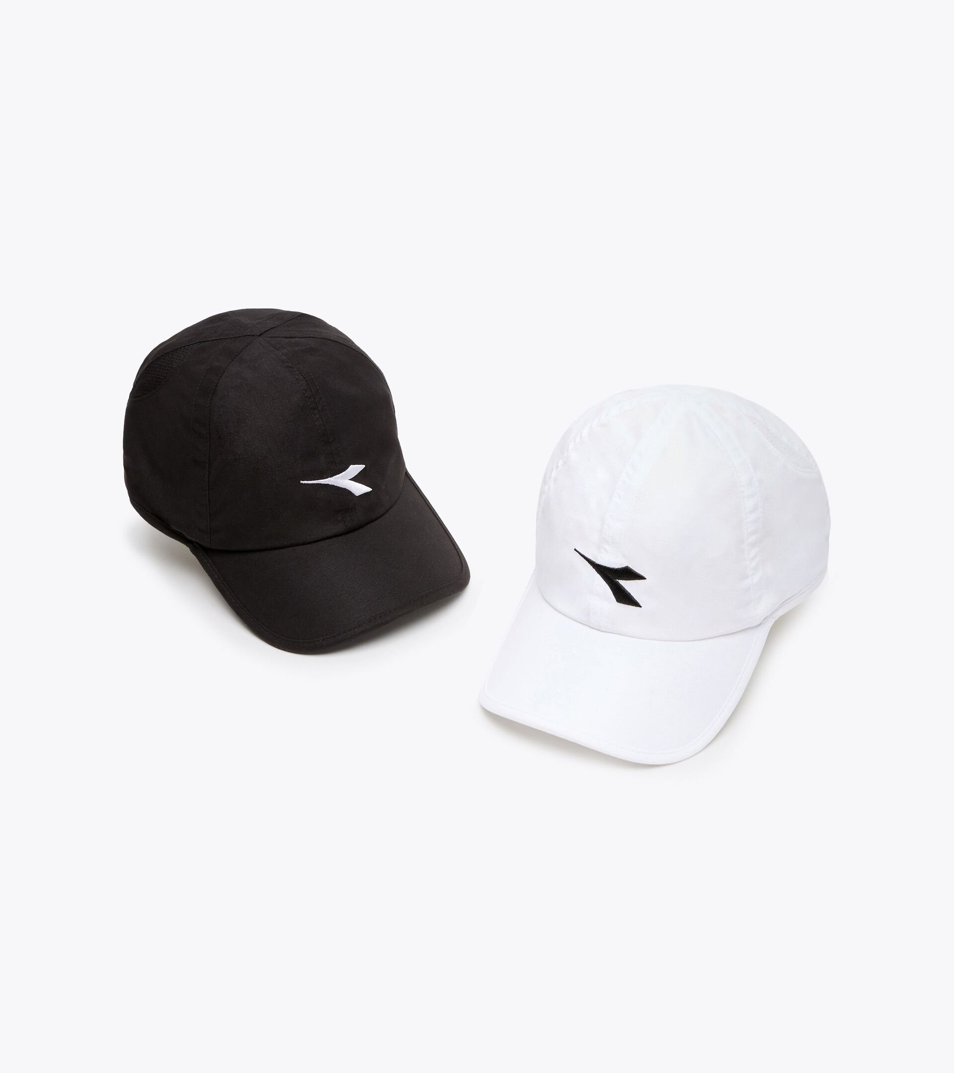 Gorra con visera ADJUSTABLE CAP BLANCO/NEGRO - Diadora