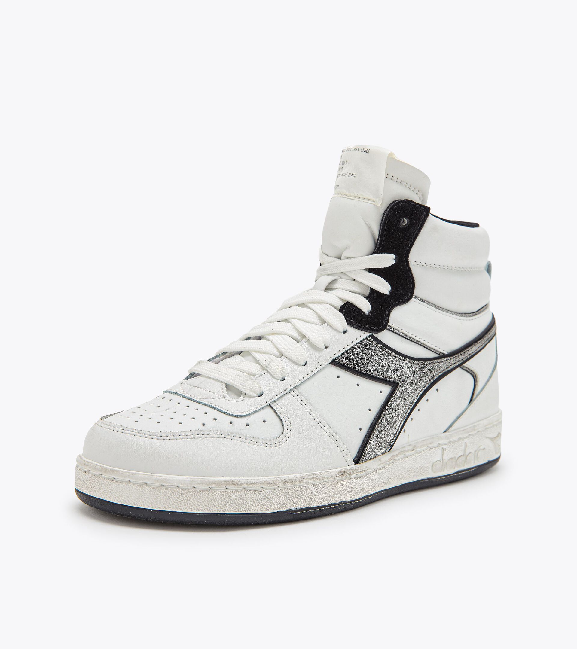 Sports shoes - Women
 MAGIC BASKET MID METAL WN OPTICAL WHITE/BLACK - Diadora