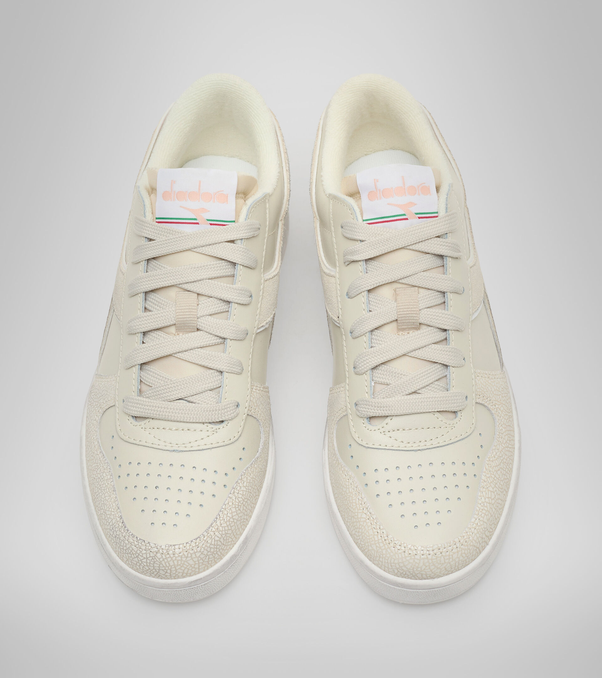 Sports shoe - Women MAGIC BASKET LOW ICONA WN BEIGE ALABASTER - Diadora
