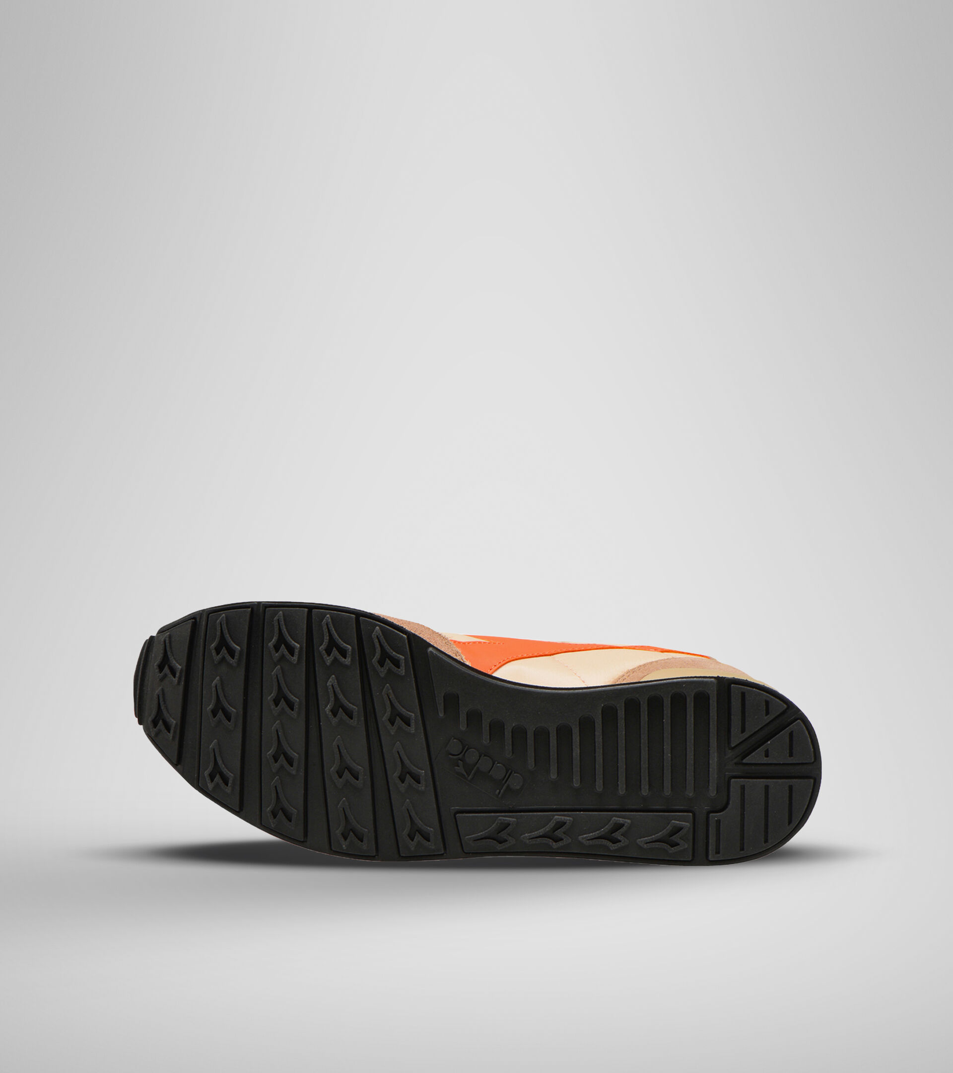 Footwear Sportswear UNISEX CAMARO MARRON CORZO/AMAPOLA DORADA Diadora