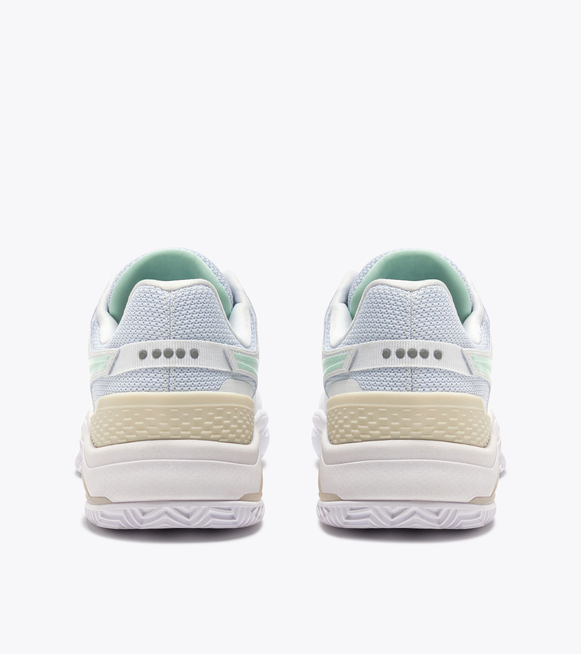 Tennis shoe for clay courts - Protection and cushioning - Women&rsquo;s
 BLUSHIELD TORNEO 3 W CLAY WHITE/BAY - Diadora