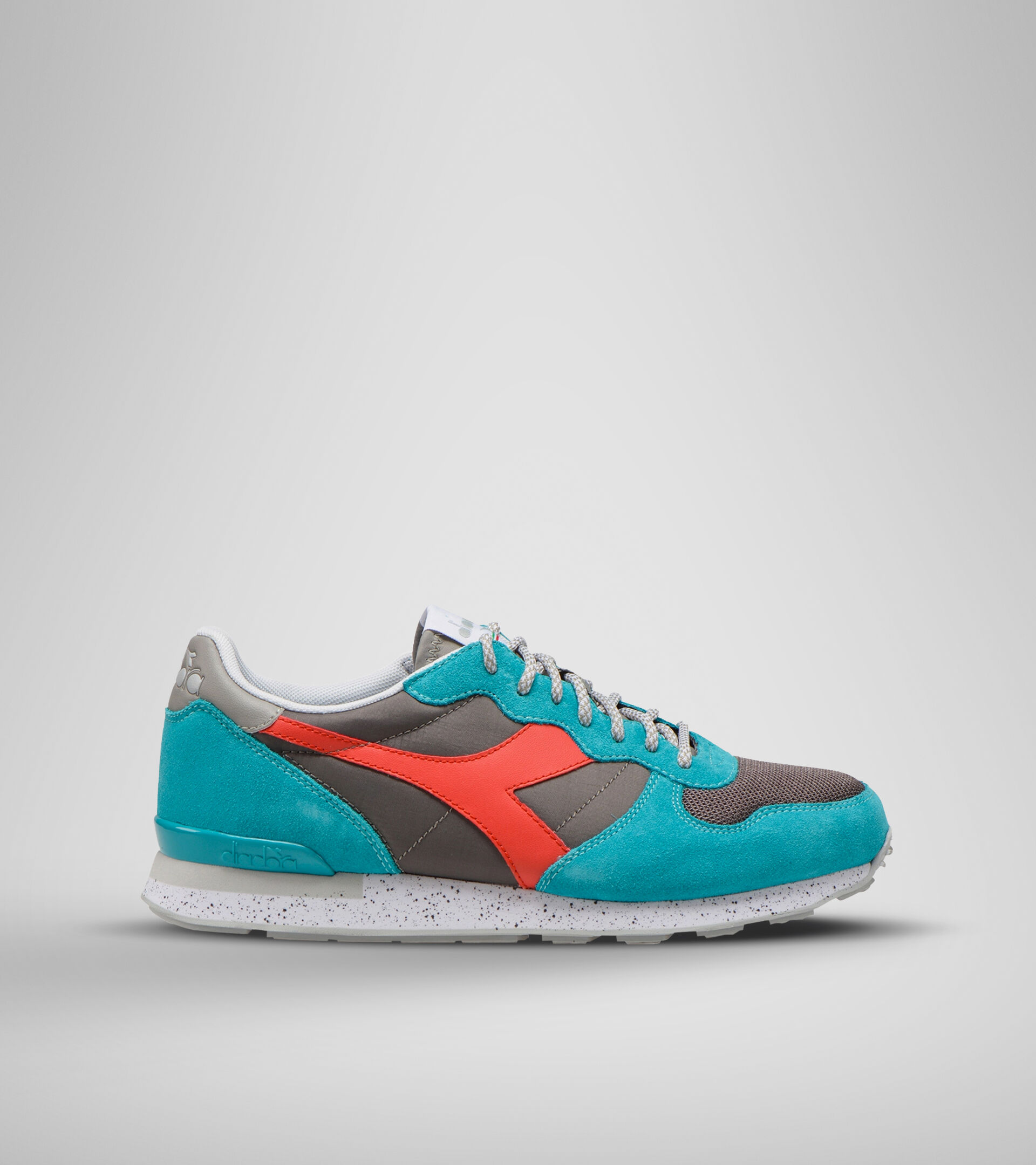 Footwear Sportswear UNISEX CAMARO OUTDOOR VIRIDIAN GRN/CAYENNE/EIFFEL TO Diadora