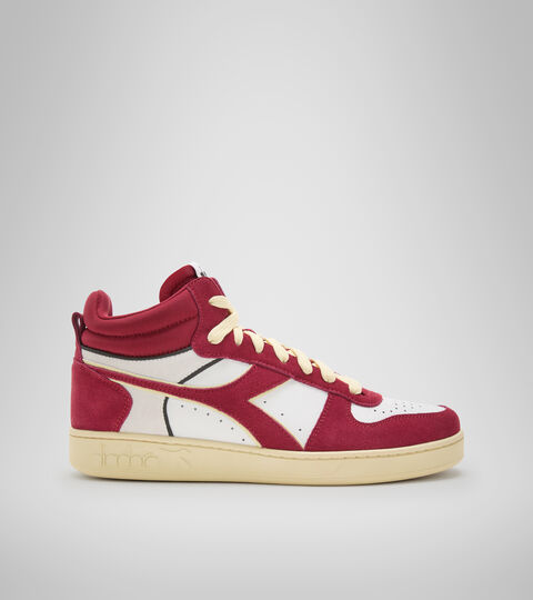 Sportschuh - Gender neutral MAGIC BASKET DEMI CUT SUEDE LEATHER RHUBARBE/WEISS - Diadora