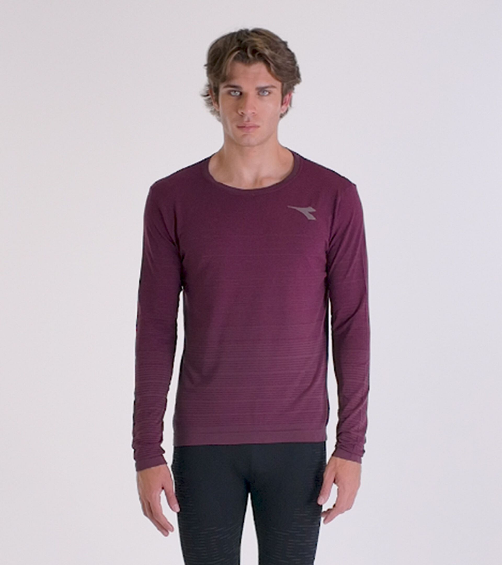 Long-sleeved, technical t-shirt for temperature control -  Running - Men’s
 LS T-SHIRT STRATOUNO MAROON BANNER - Diadora