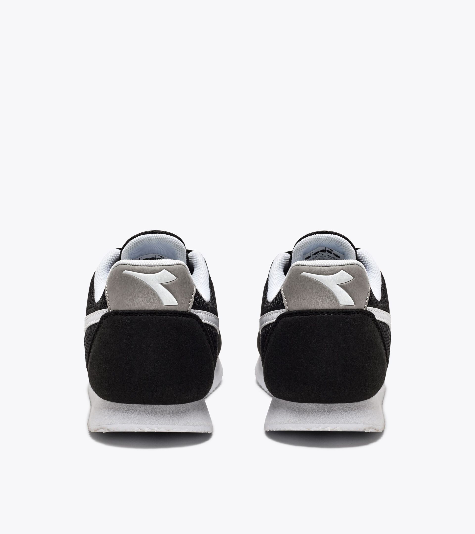 Sports shoes - Youth 8-16 years
SIMPLE RUN GS BLACK - Diadora
