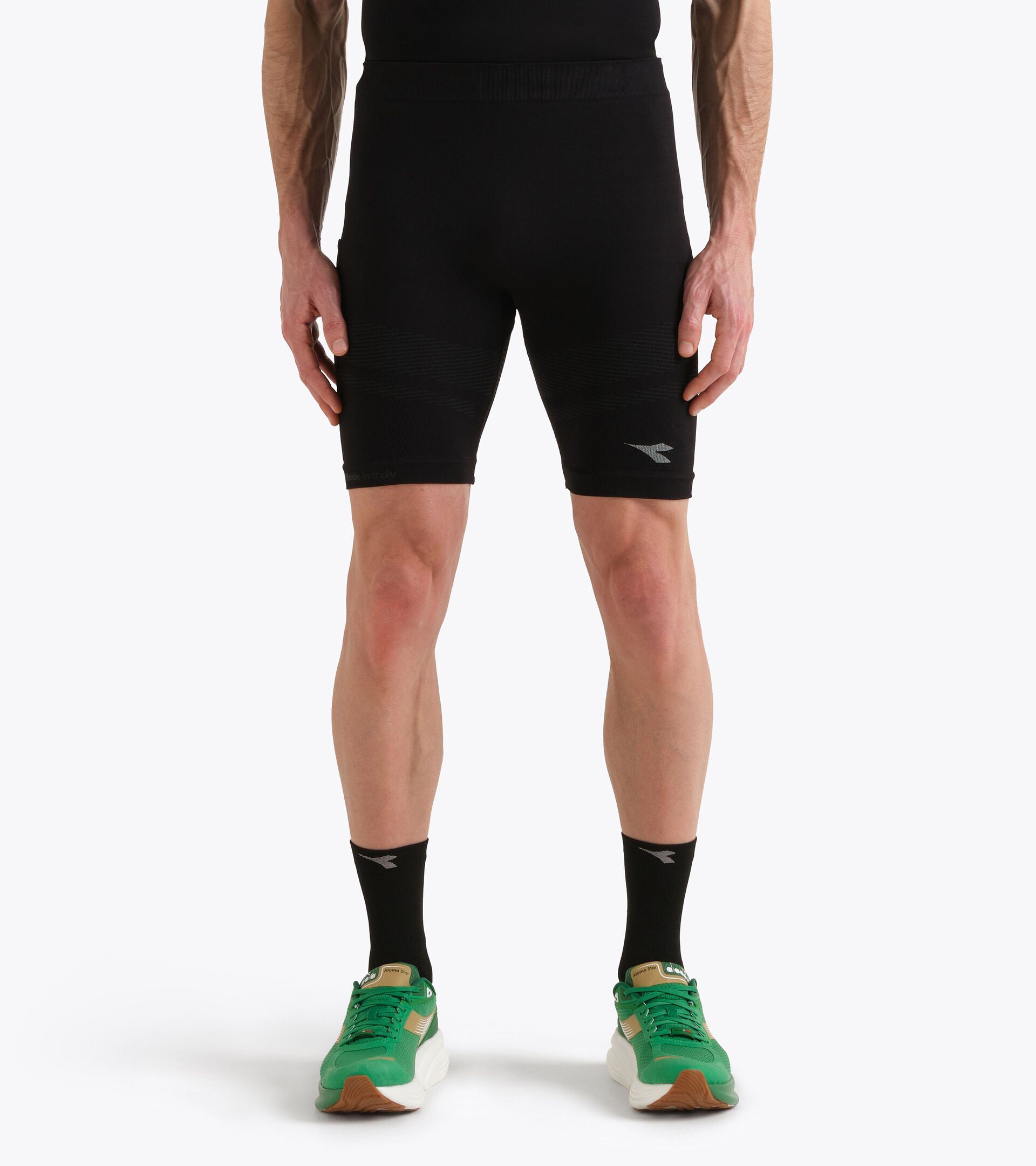 Short technique pour le contr&ocirc;le de la temp&eacute;rature -  Running - Homme SHORTS STRATOUNO NOIR - Diadora