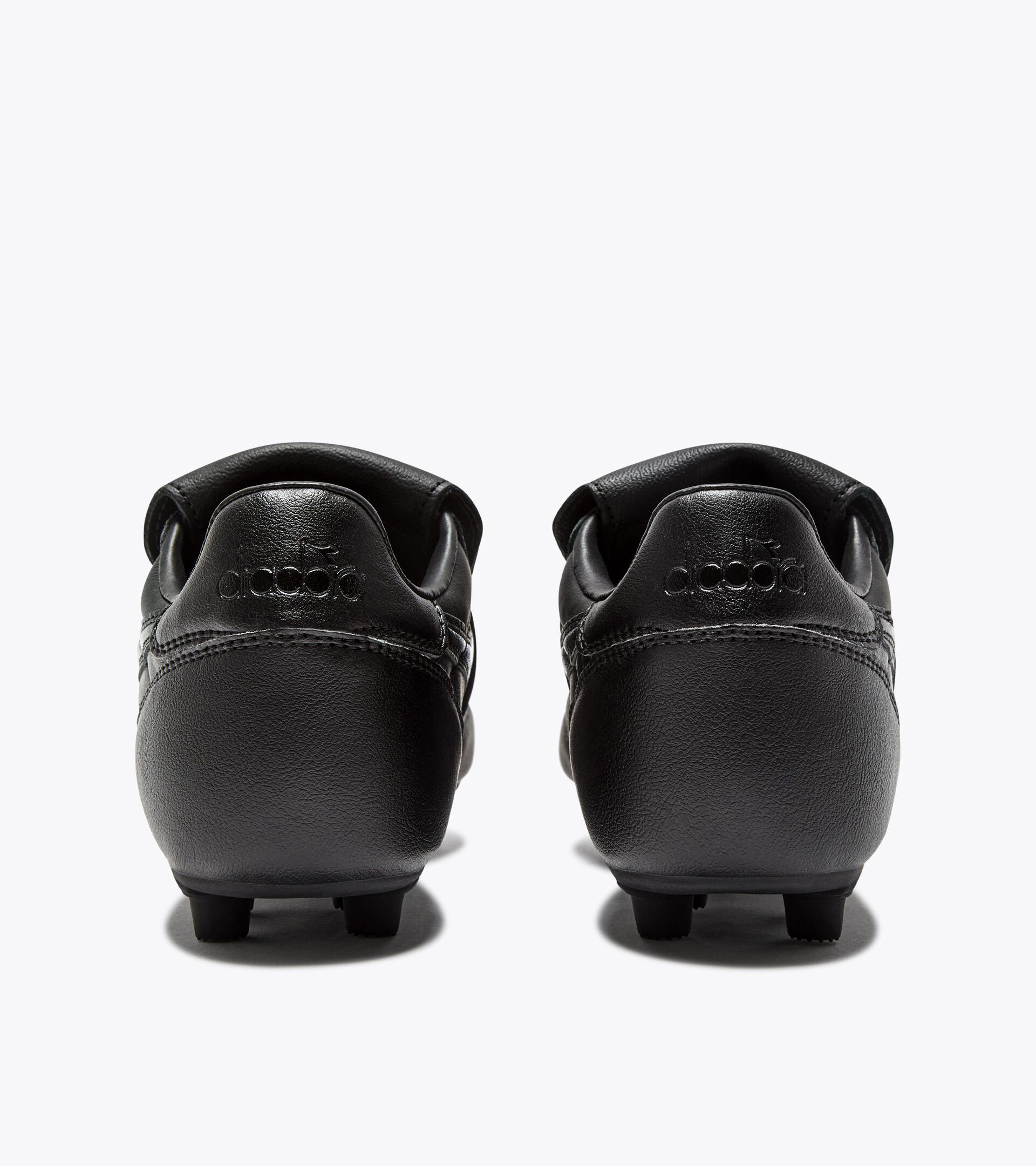 Bota de fútbol para superficies compactas BRASIL LT T MDPU NEGRO/NEGRO - Diadora