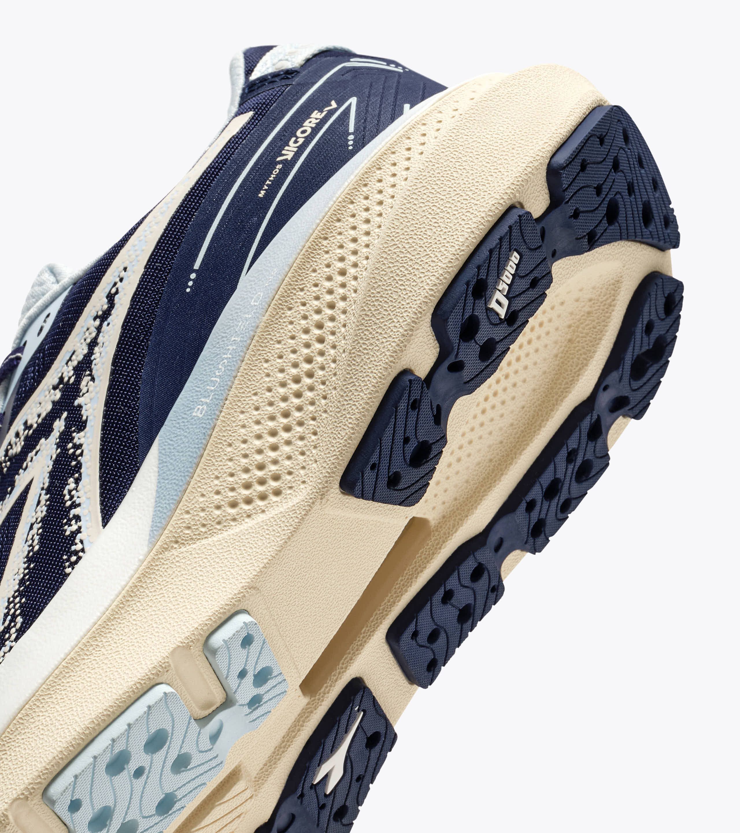 MYTHOS BLUSHIELD VIGORE V W Running shoe - Stability and