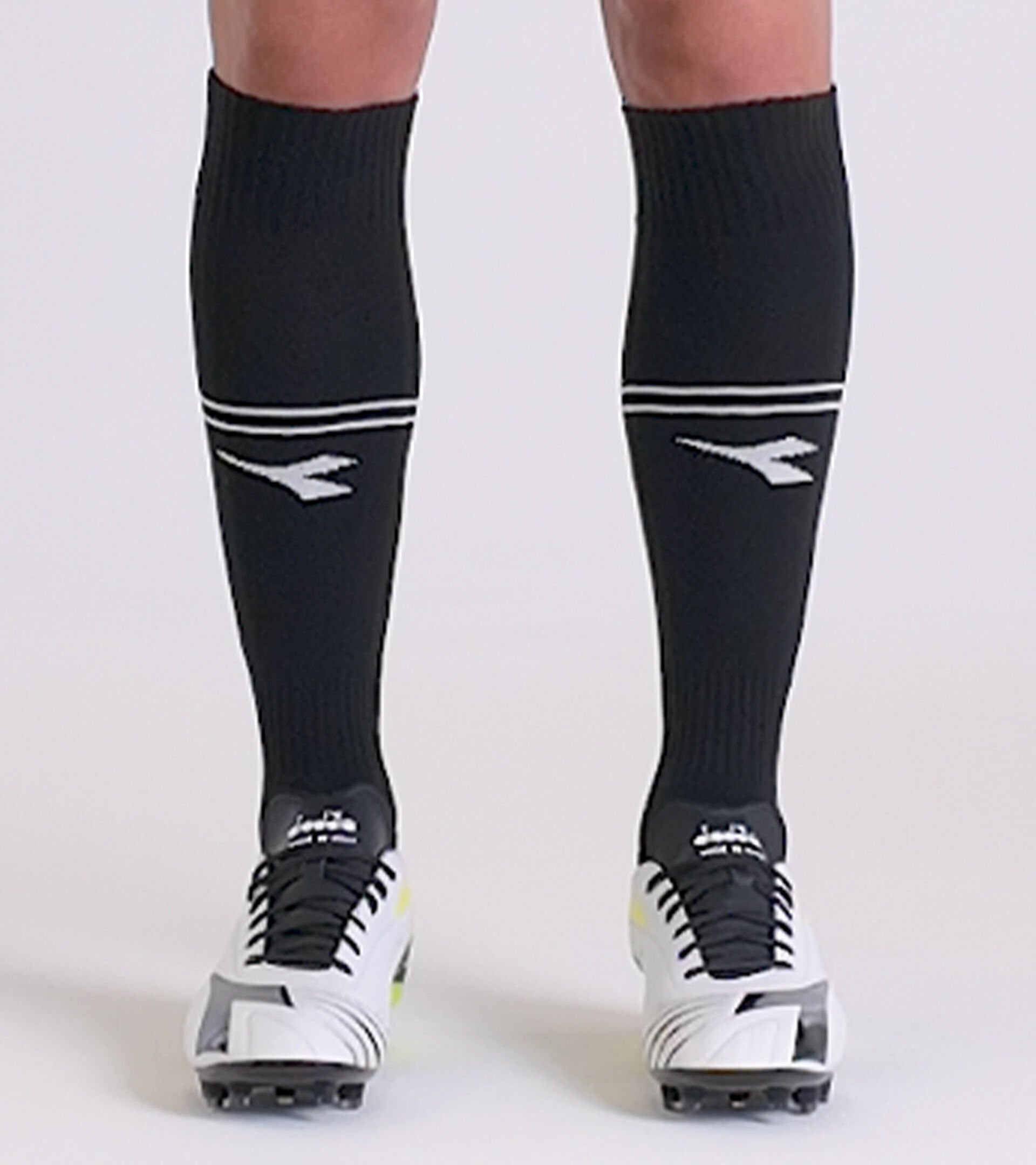 Bota de fútbol de piel para superficies compactas - Made in Italy - Para todos los géneros
MAXIMUS ICON ITA SLX NEGRO/BLANCO/AMARILLO FL DD - Diadora