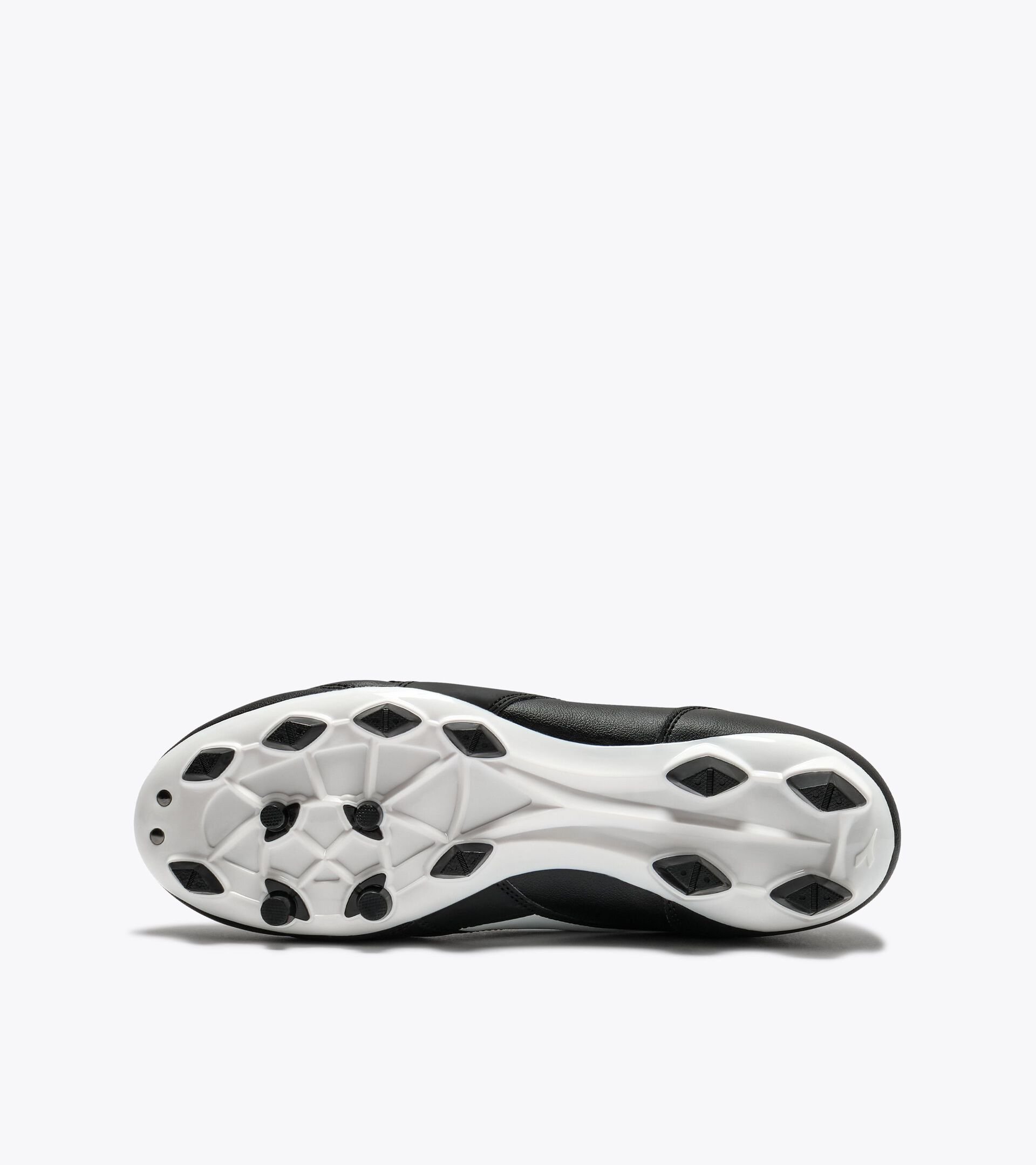 Calcio boots for firm grounds - Men&rsquo;s
 BRASIL ICON R LPU BLACK /WHITE - Diadora