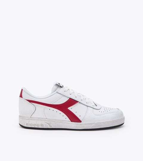 Sporty sneakers - Unisex MAGIC BASKET LOW ICONA WHITE/CHILI PEPPER - Diadora