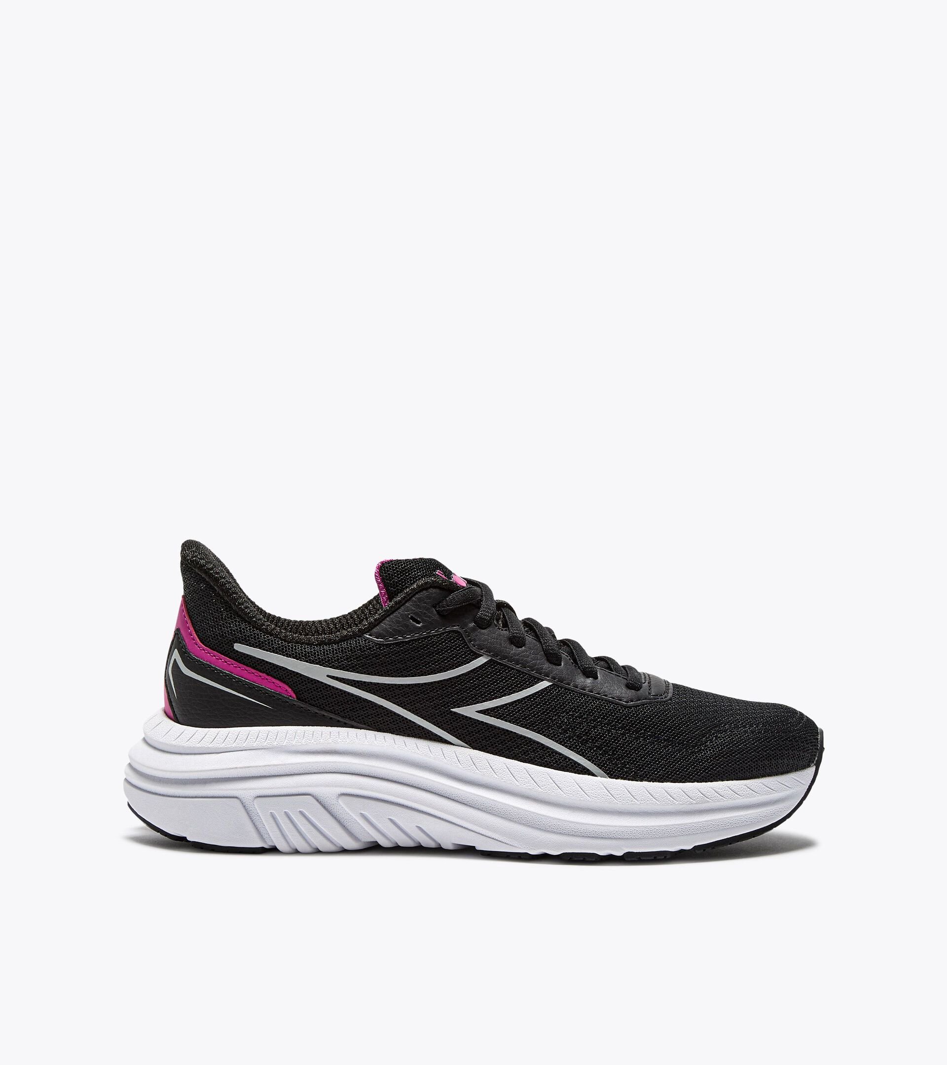 Chaussures de marche§Femme PASSO 5 W NERO/ARGENTO/BIANCO OTTICO - Diadora