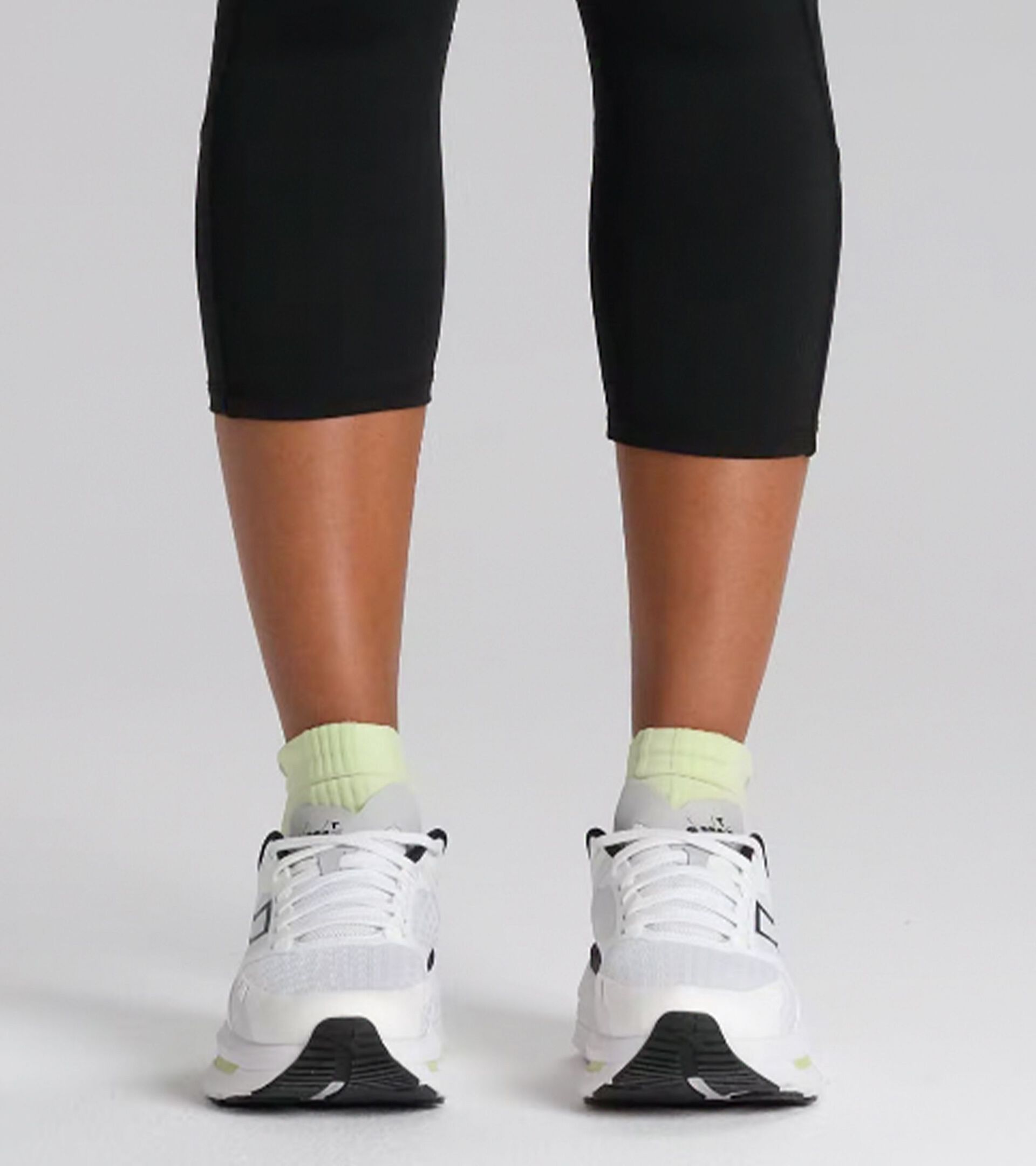 Running shoe - Comfort and stability - Women’s CELLULA W WHITE/BLACK - Diadora
