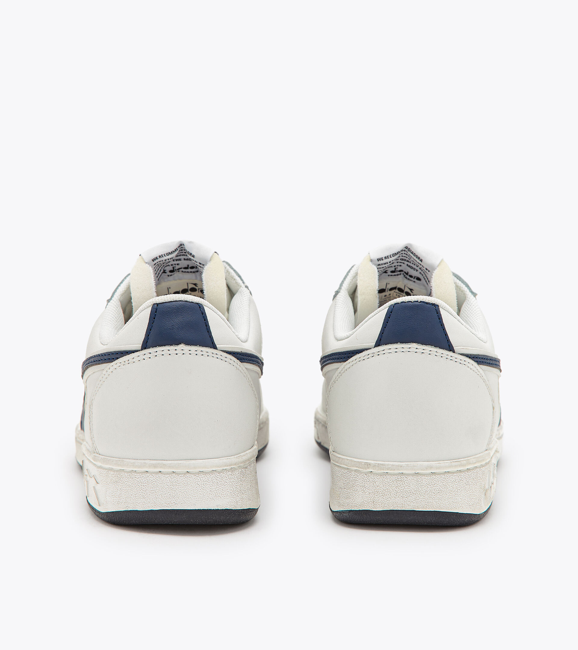 Sporty sneakers - Unisex MAGIC BASKET LOW ICONA WHITE /BLUE CASPIAN SEA - Diadora