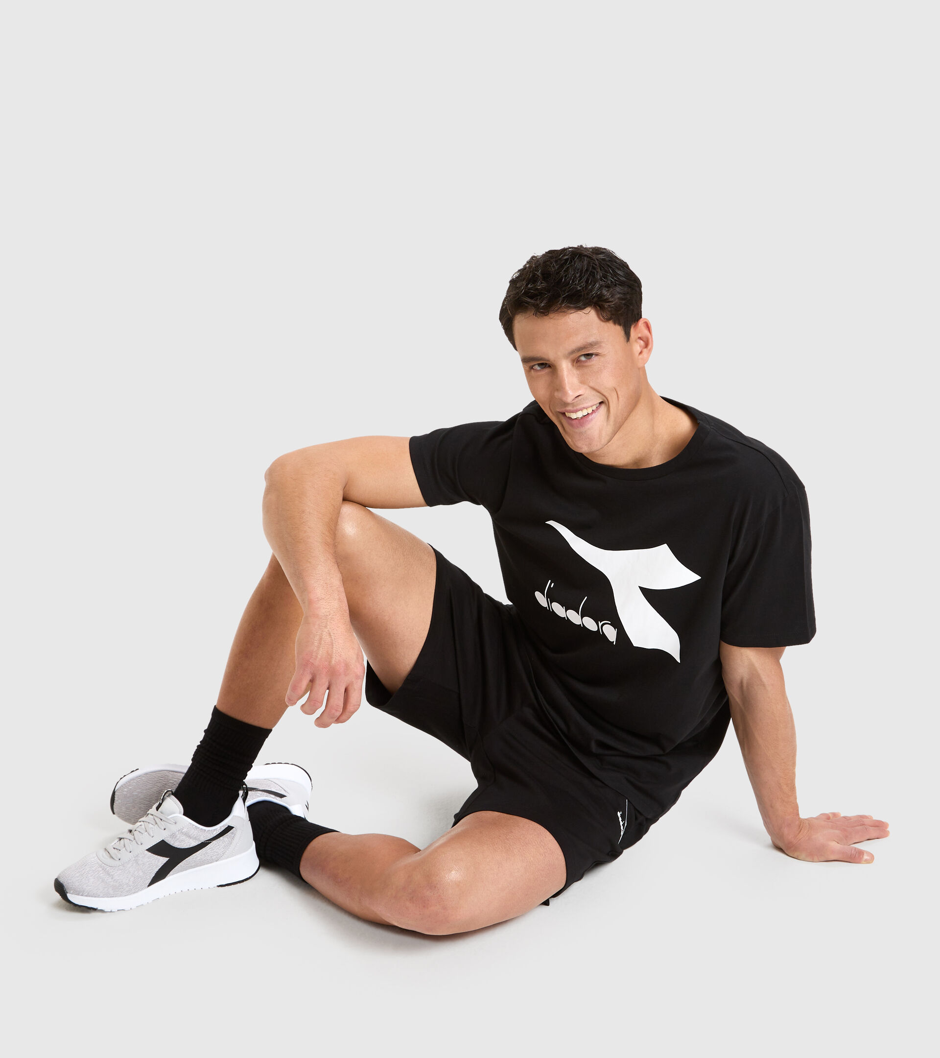 Cotton T-shirt - Men T-SHIRT SS CHROMIA BLACK - Diadora