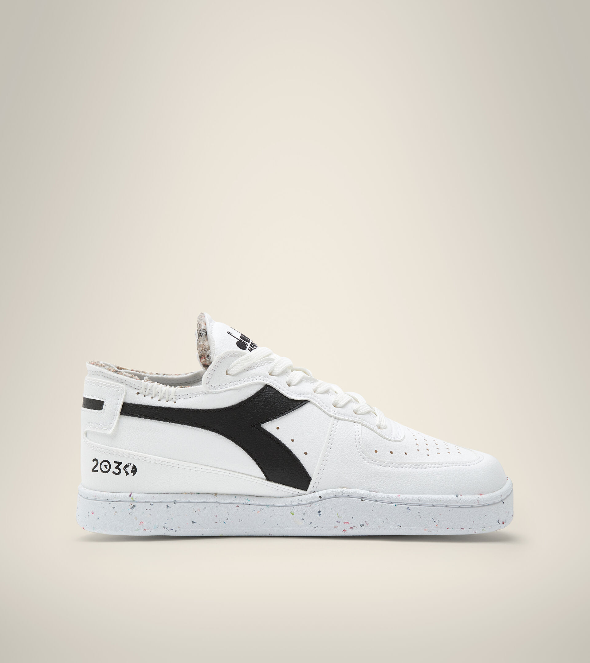 Heritage shoe - Unisex MI BASKET ROW CUT 2030 WHITE/BLACK - Diadora