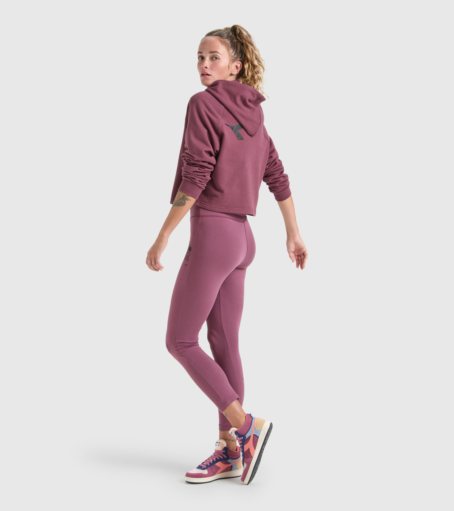 Sweat-shirt en coton à capuche - Femme L. HOODIE CROP MANIFESTO VIOLETS ECRASE - Diadora