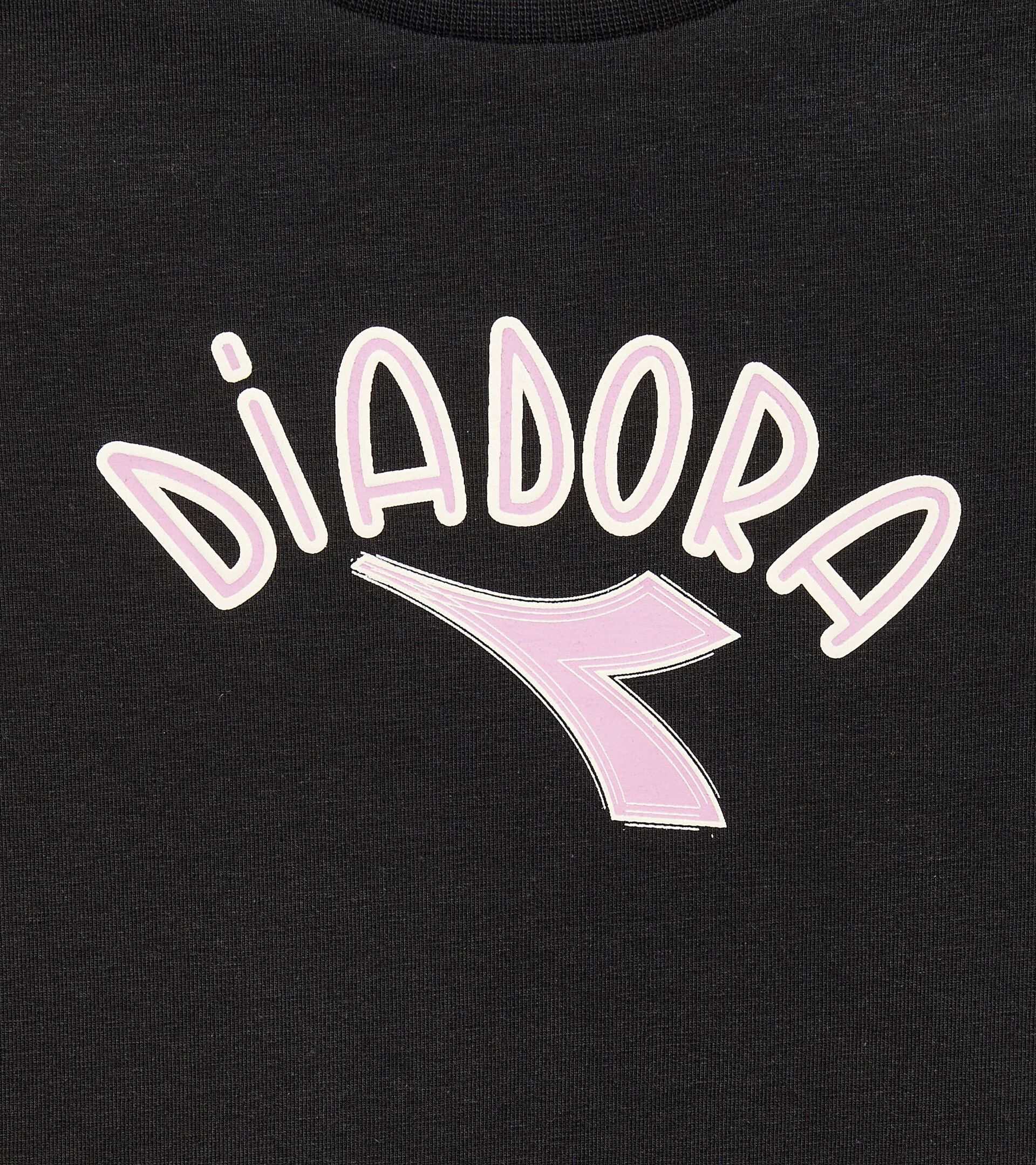 Long sleeved shirt - Girl
JG. T-SHIRT LS LOGO BLACK - Diadora