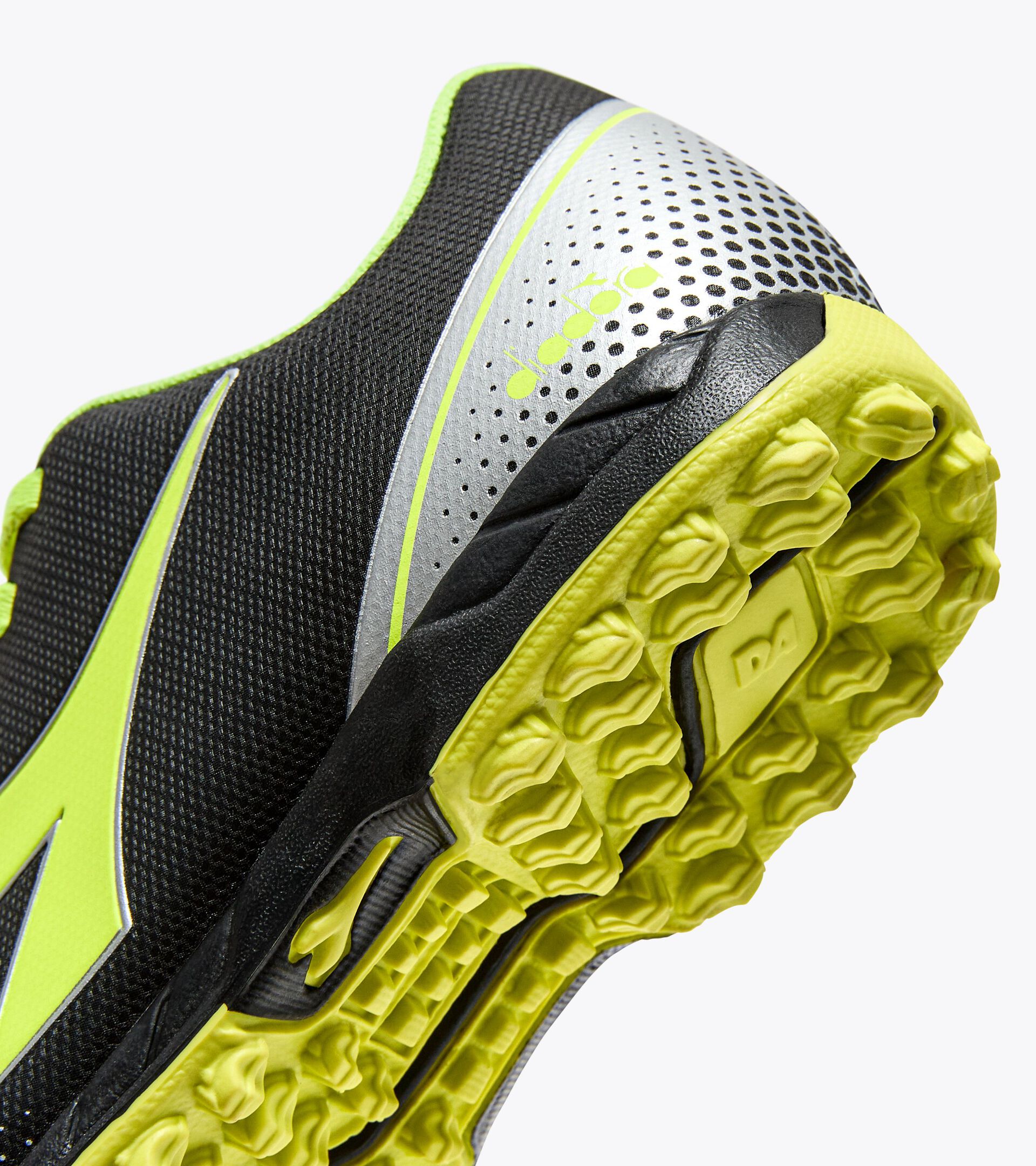 Calcio boots for synthetic ground - Junior PICHICHI 7 TF JR BLACK/YELLOW FL DD/SILVER DD - Diadora