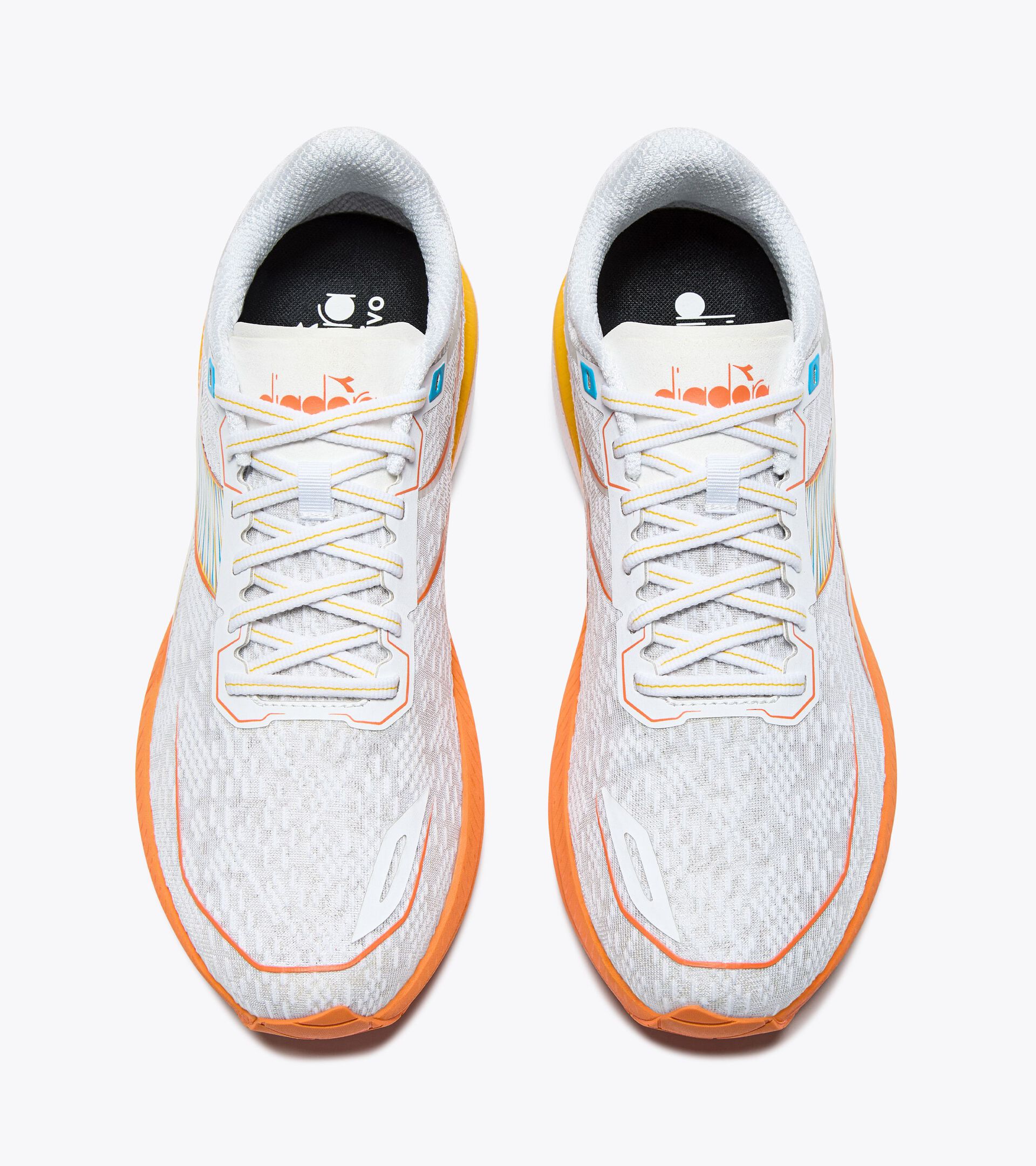Running shoe - Stability and lightness - Men’s MYTHOS BLUSHIELD VOLO 5 WHITE/NECTARINE/LEMON CHROME - Diadora
