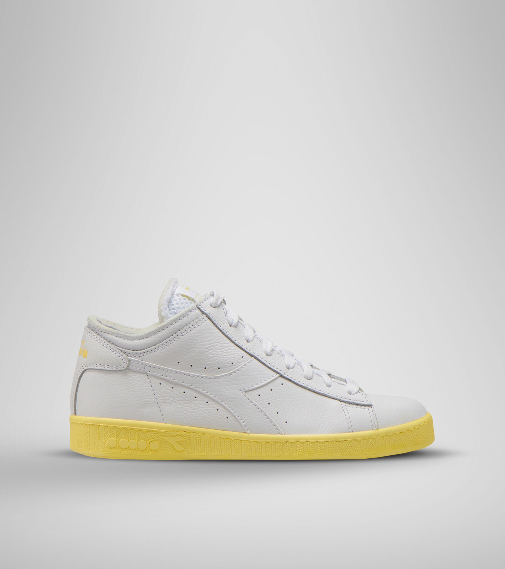 Sports shoe - Women GAME L ROW CUT SOLE BLOCK WN WHITE/POPCORN - Diadora