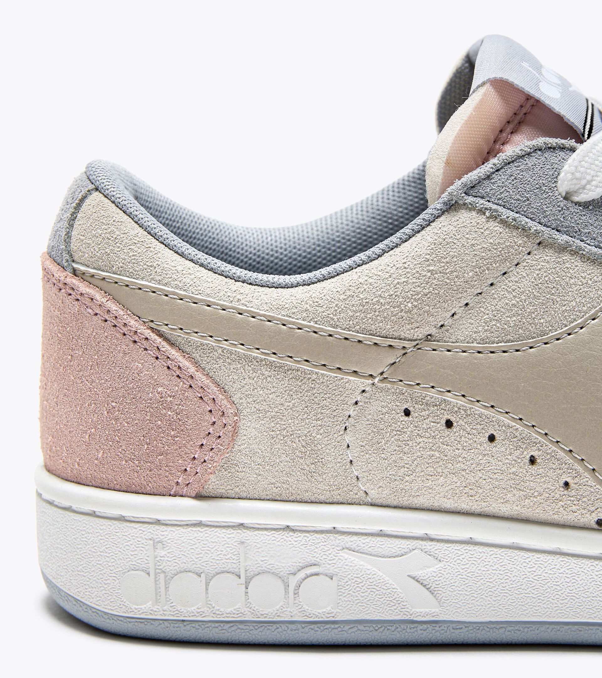 Chaussures de sportswear - Femme MAGIC BASKET LOW SUEDE WN ARCTIQUE GLACE/BLC MURMURE - Diadora